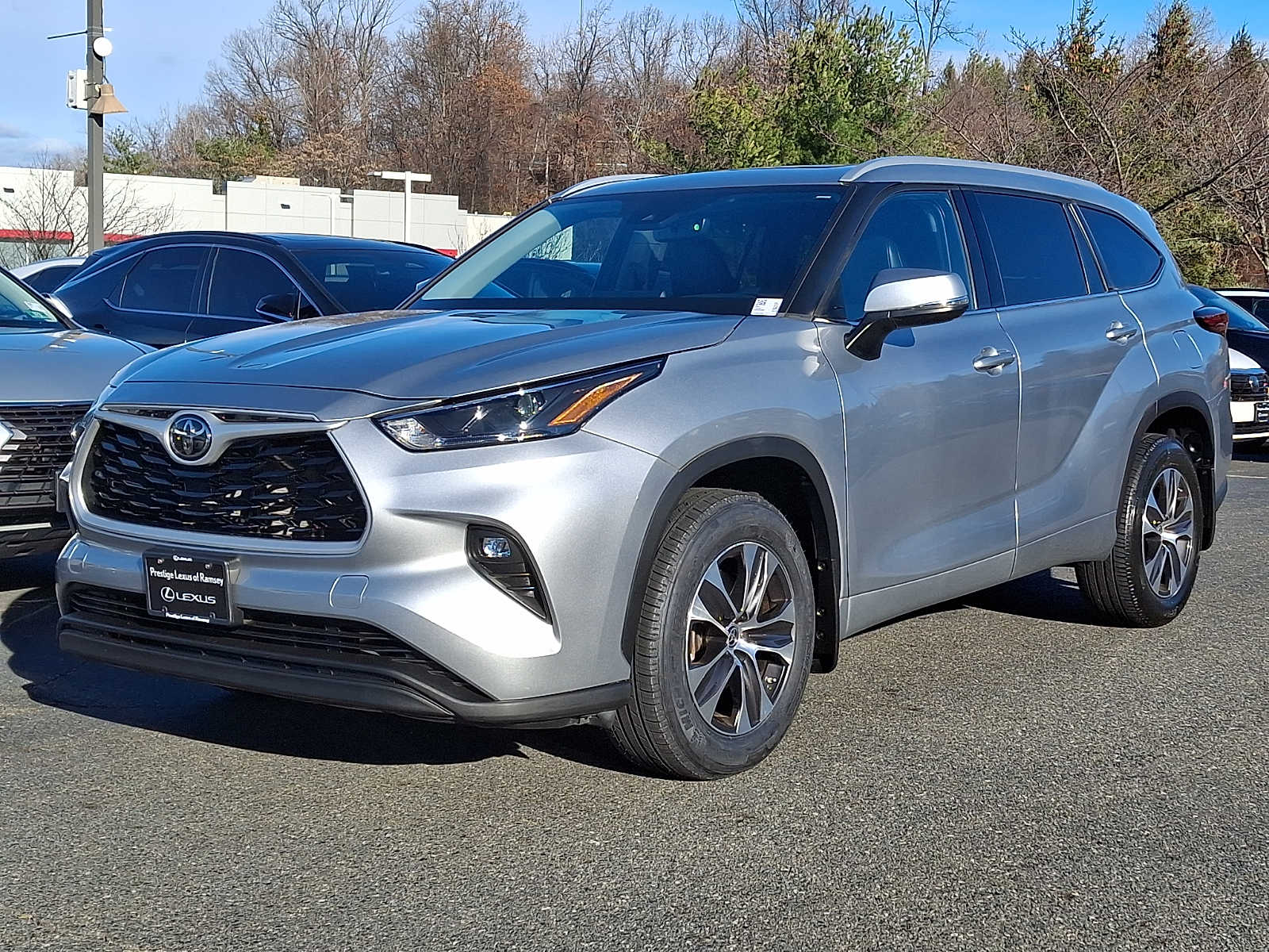 Thumbnail: 2022 Toyota Highlander - 1