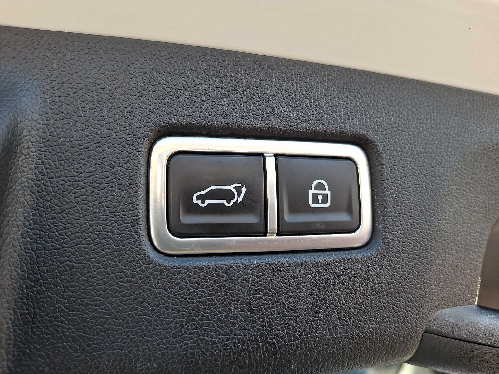 Thumbnail: 2021 Kia Sorento - 25