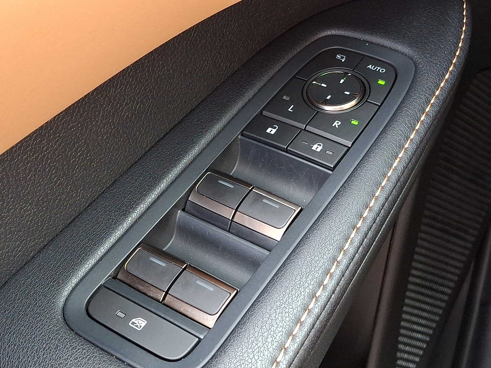 Thumbnail: 2025 Lexus RX - 24