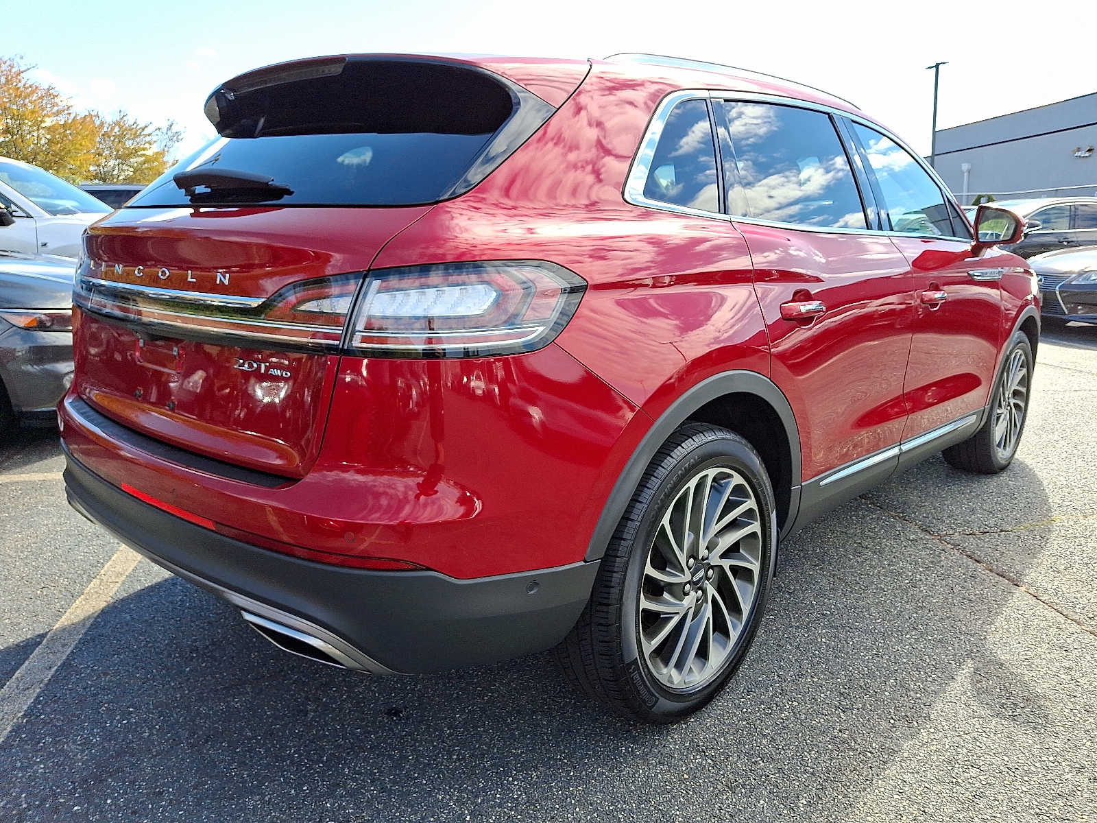 Thumbnail: 2020 Lincoln Nautilus - 4
