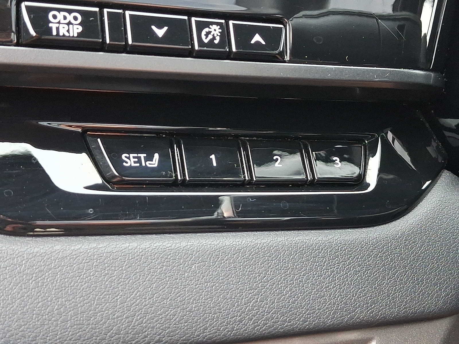 Thumbnail: 2023 Lexus RX - 24