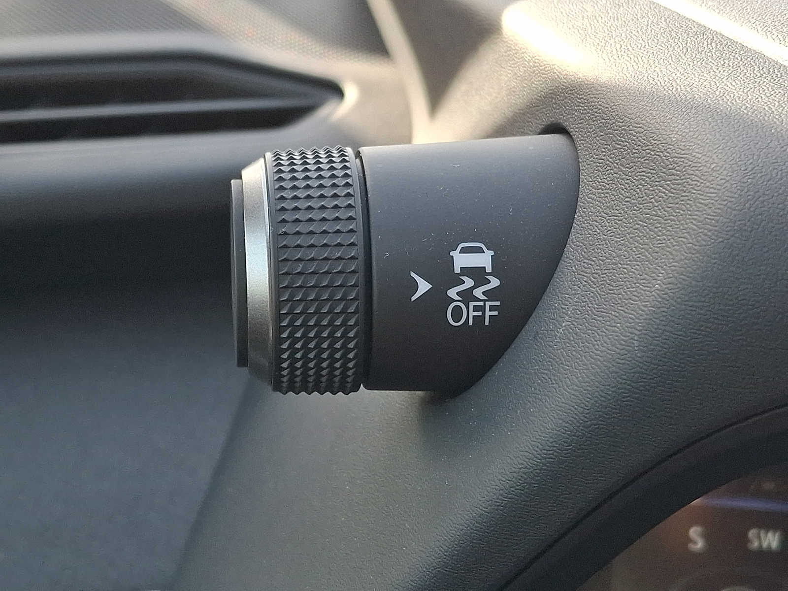 Thumbnail: 2023 Lexus UX - 25