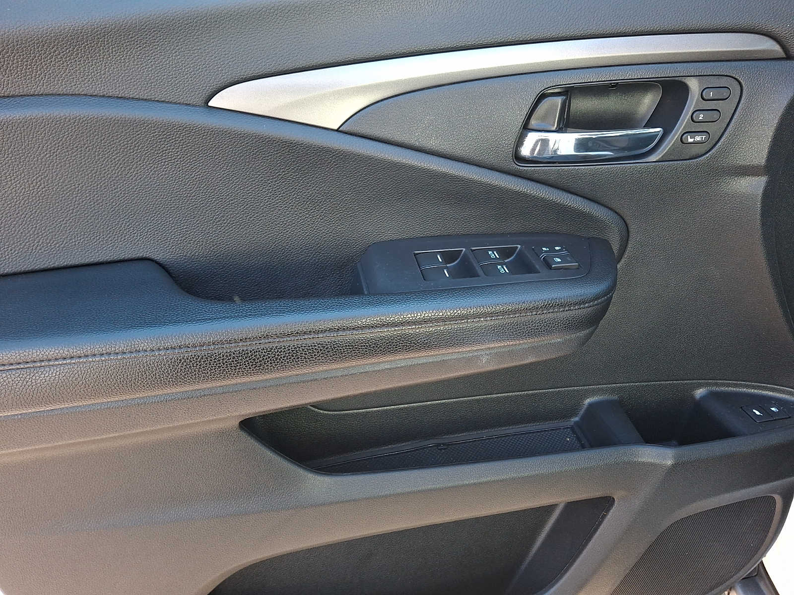 Thumbnail: 2019 Honda Pilot - 11