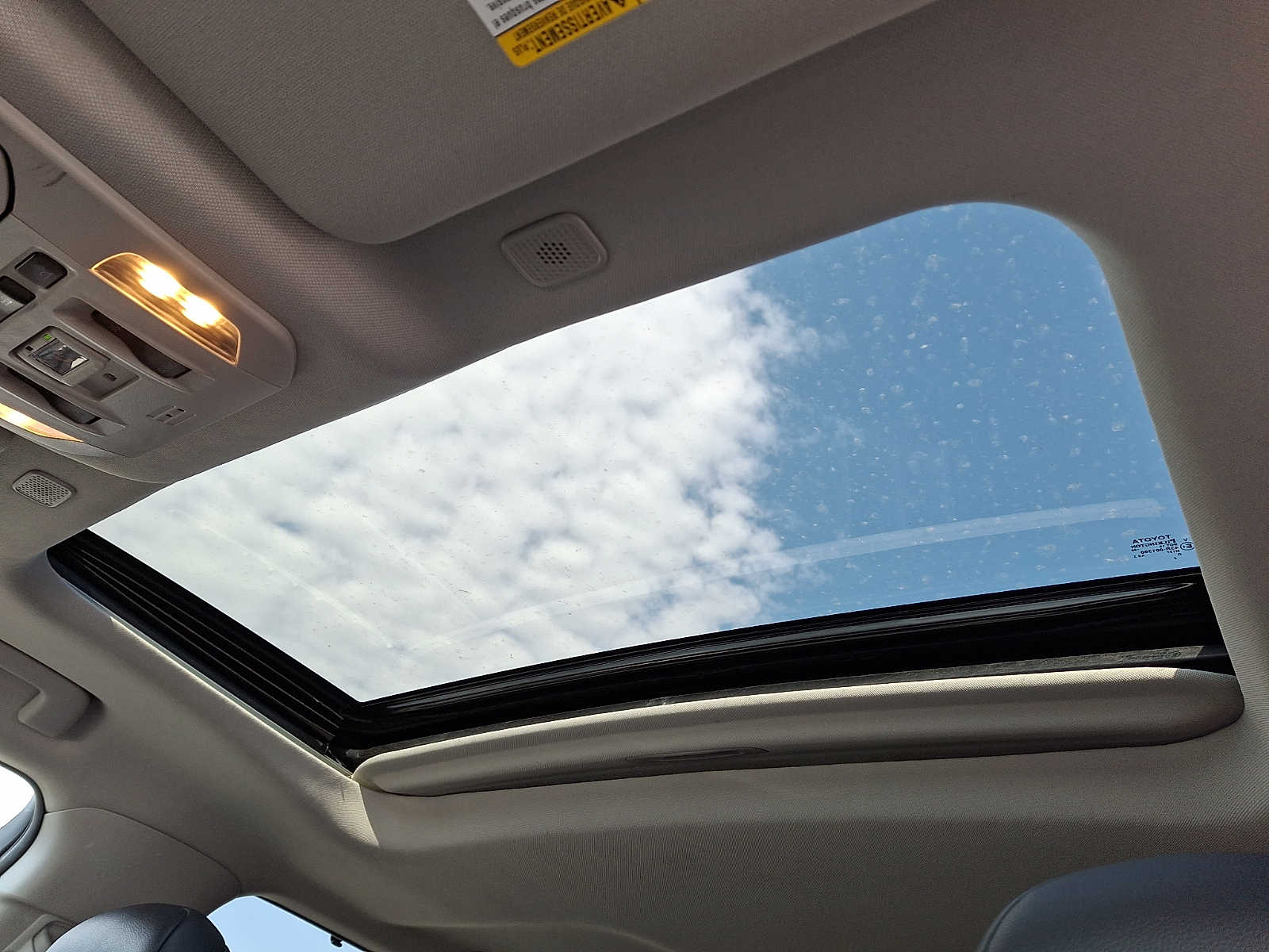 Thumbnail: 2023 Toyota Highlander - 14