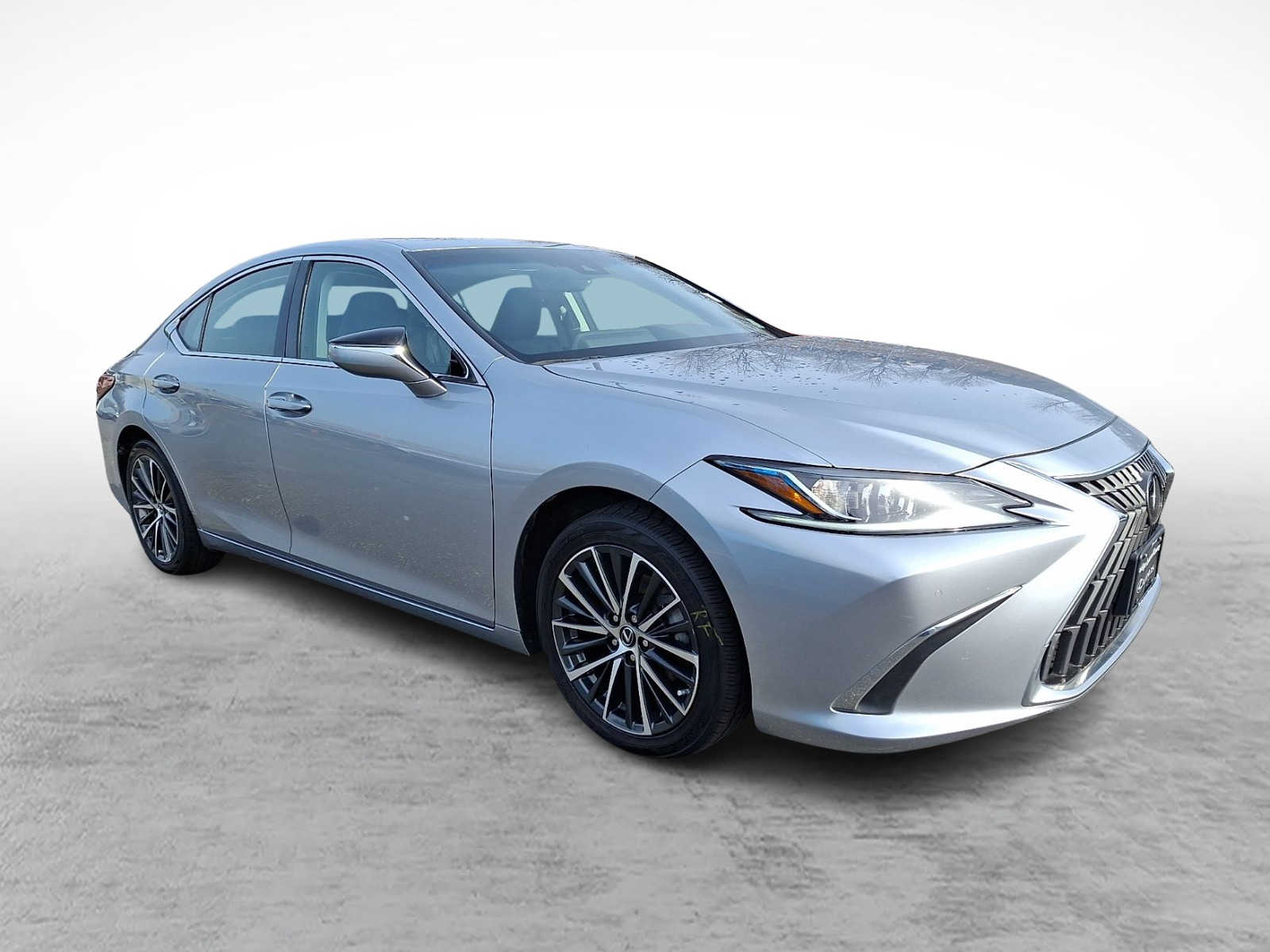 Thumbnail: 2023 Lexus ES - 3