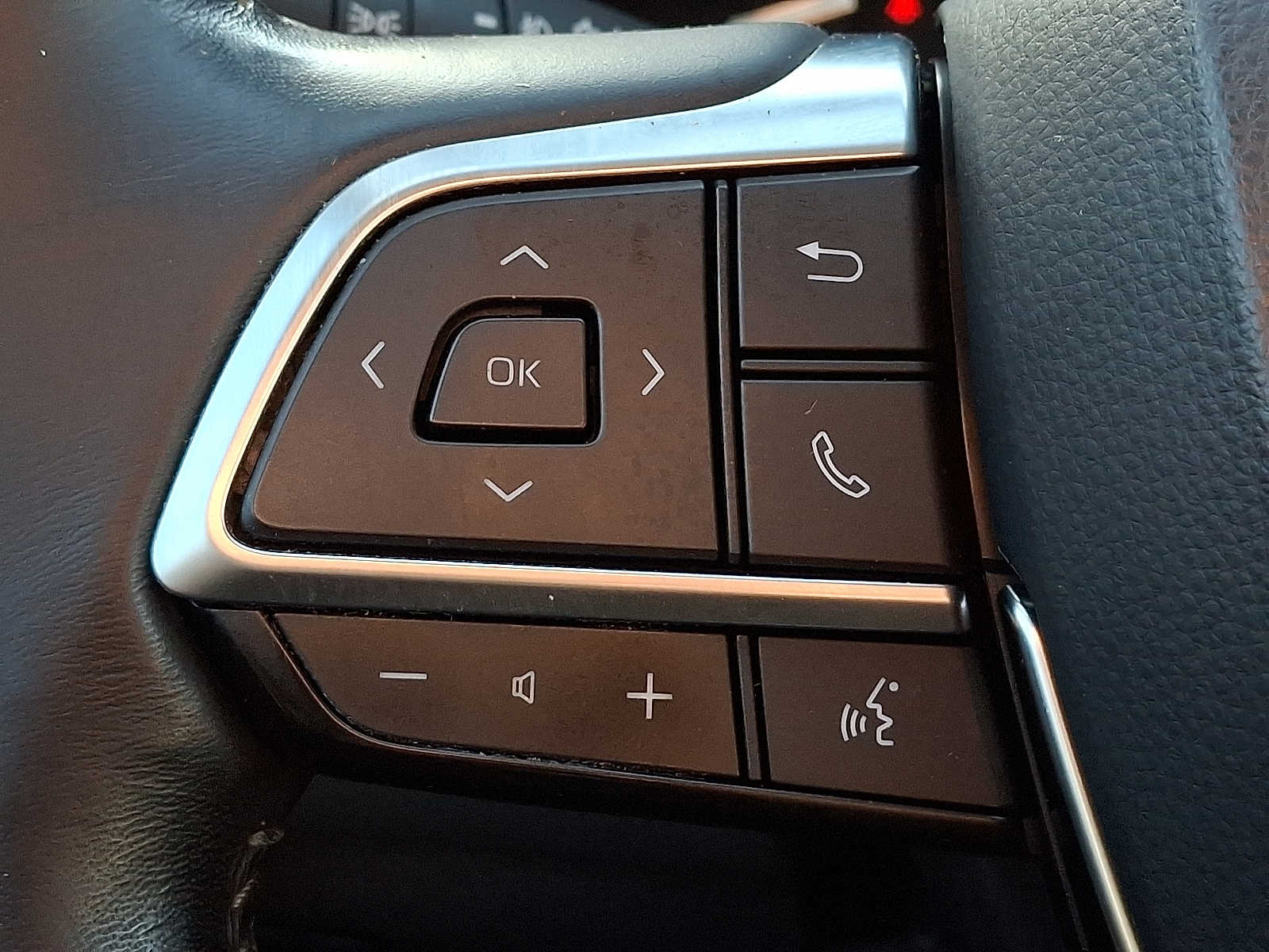 Thumbnail: 2020 Toyota Highlander - 19
