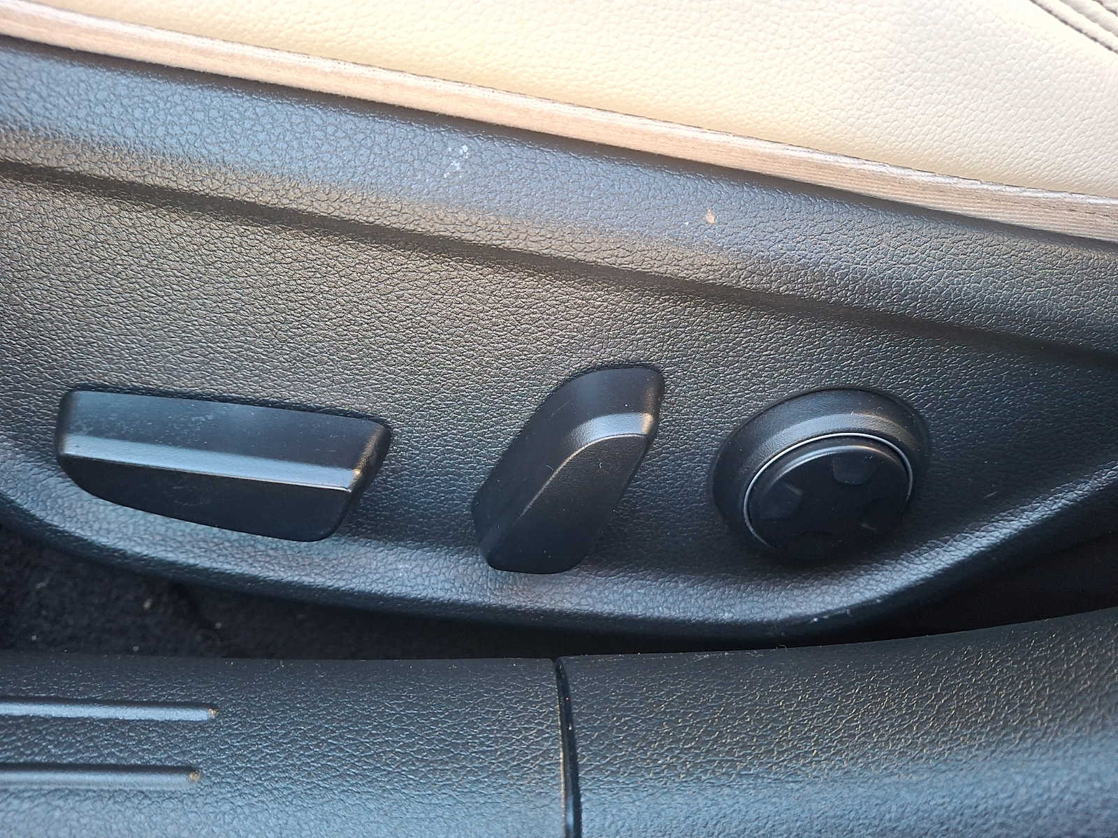 Thumbnail: 2023 Genesis G70 - 12