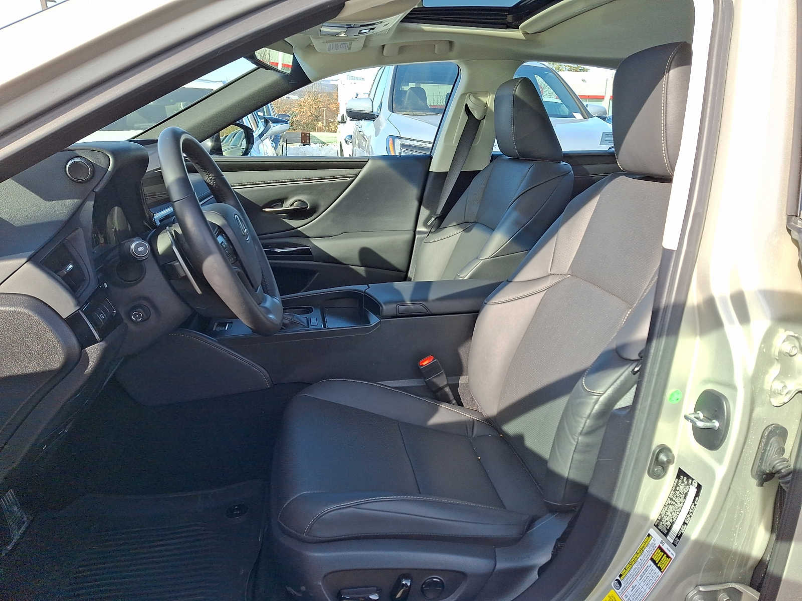 Thumbnail: 2025 Lexus ES - 11