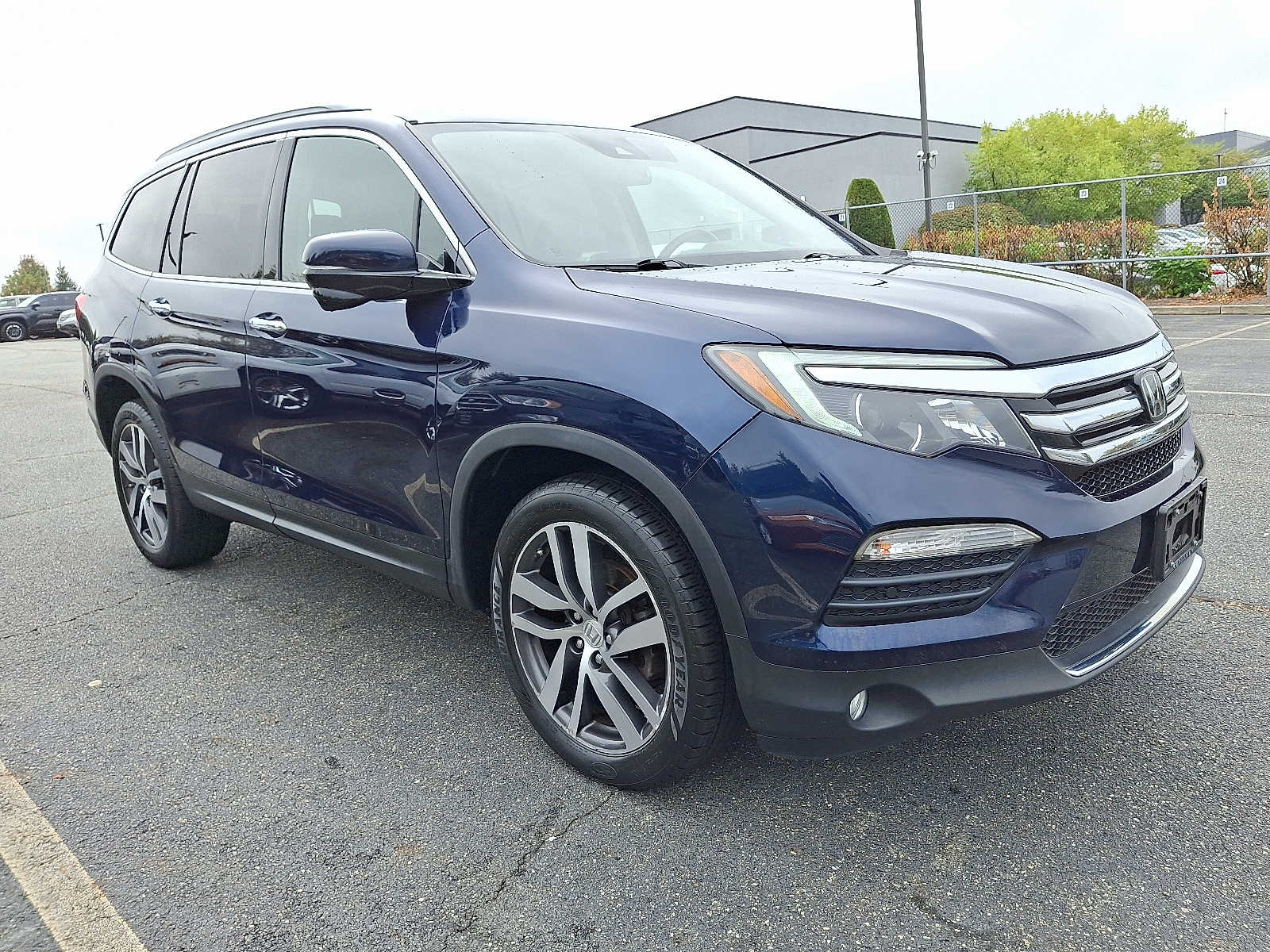 Thumbnail: 2017 Honda Pilot - 3
