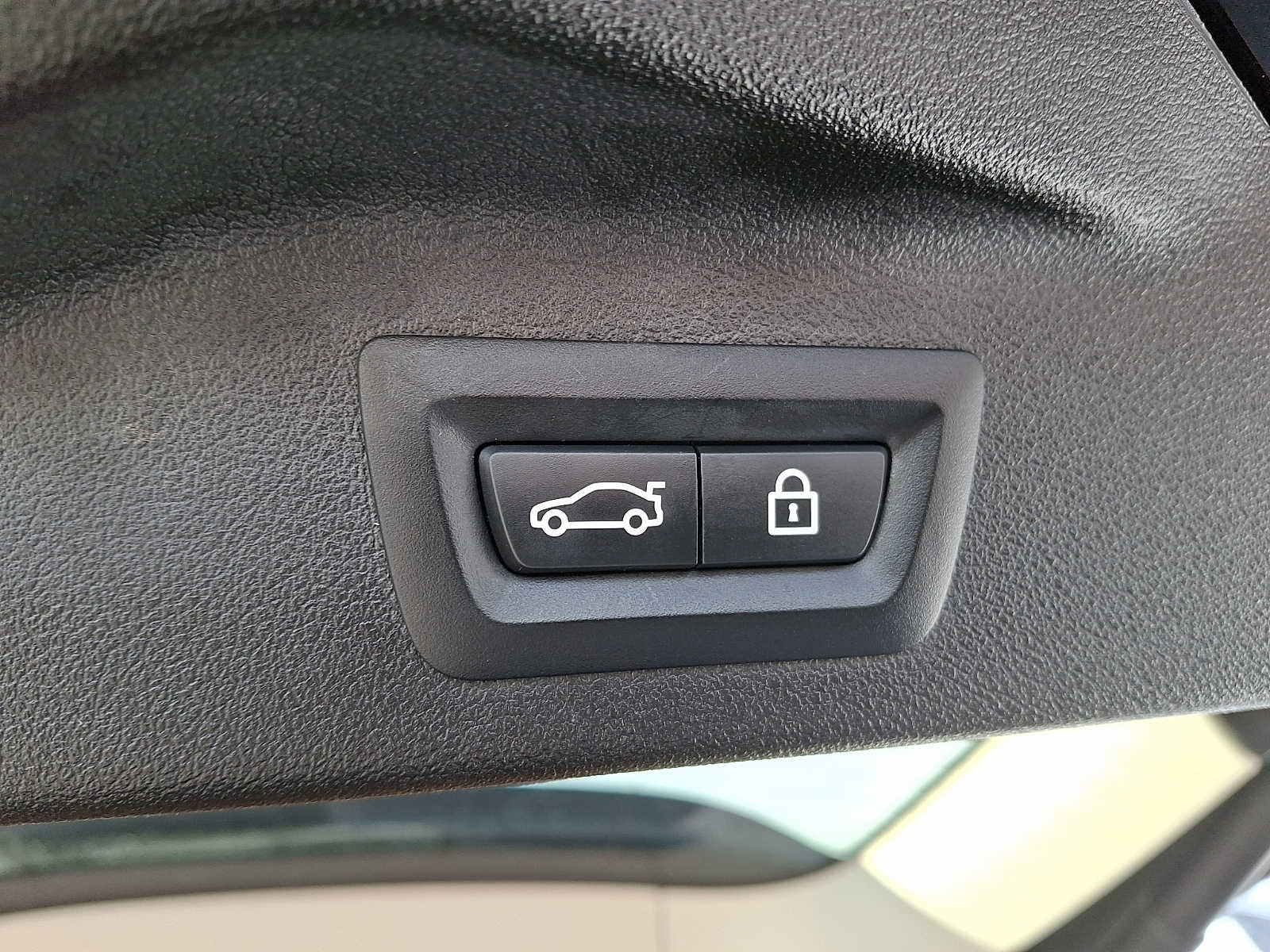 Thumbnail: 2021 BMW X7 - 29