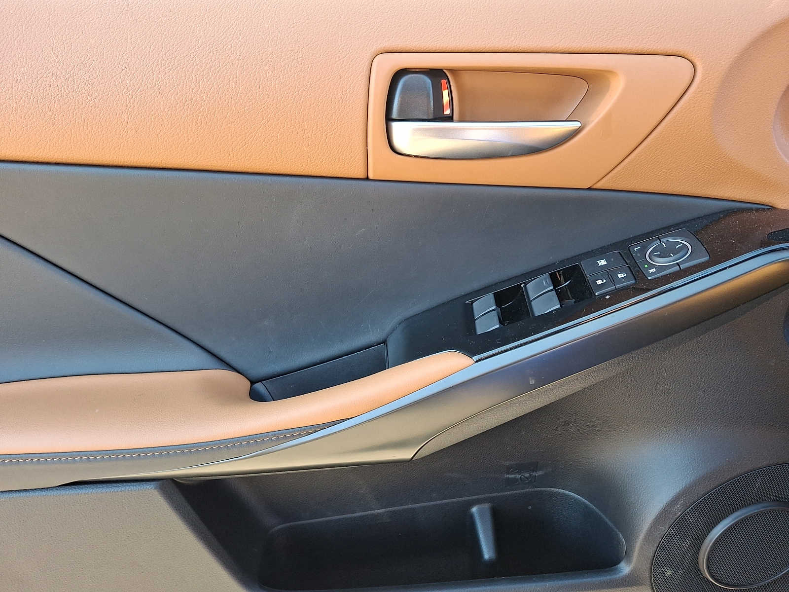 Thumbnail: 2025 Lexus IS - 9