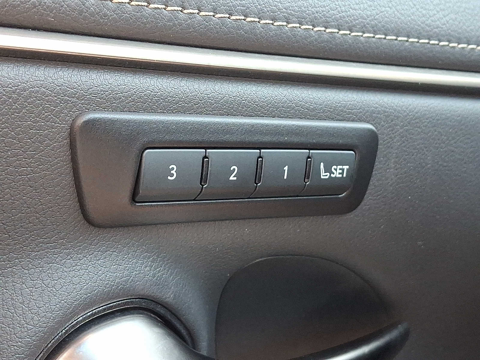 2022 Lexus ES 350 24