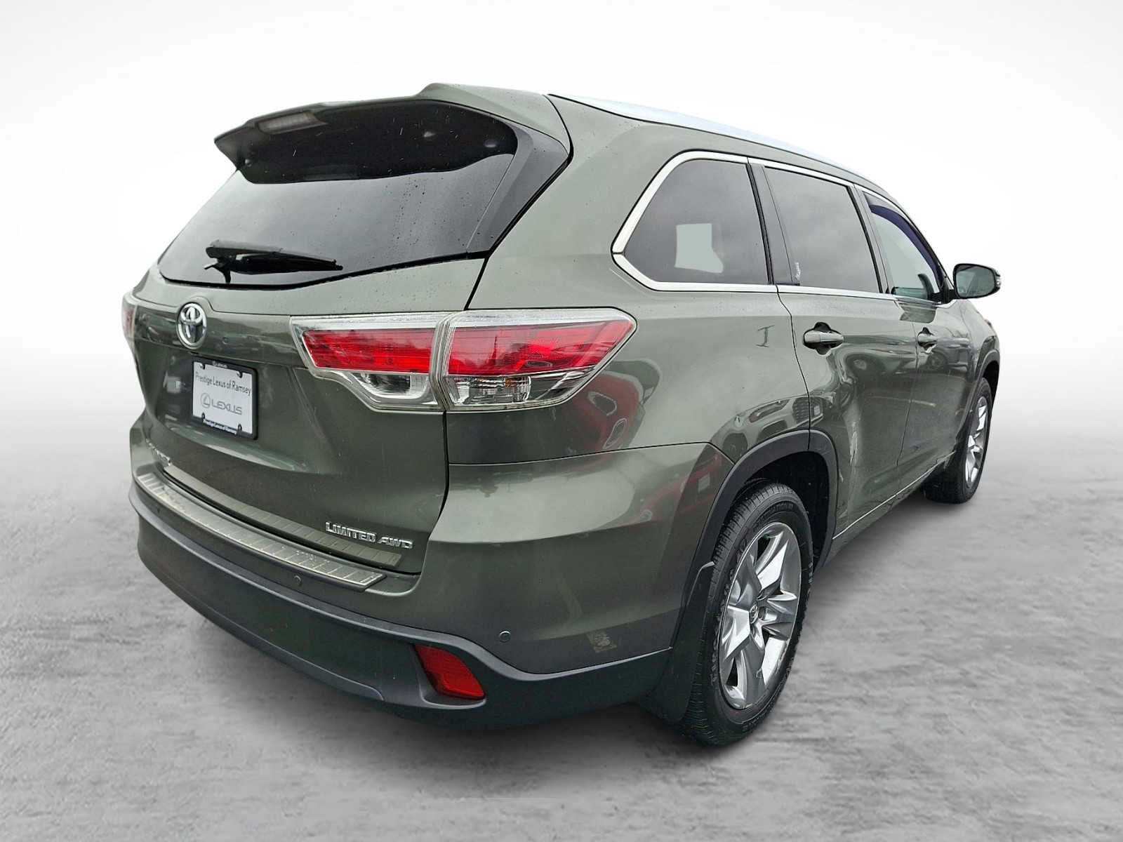 Thumbnail: 2014 Toyota Highlander - 4