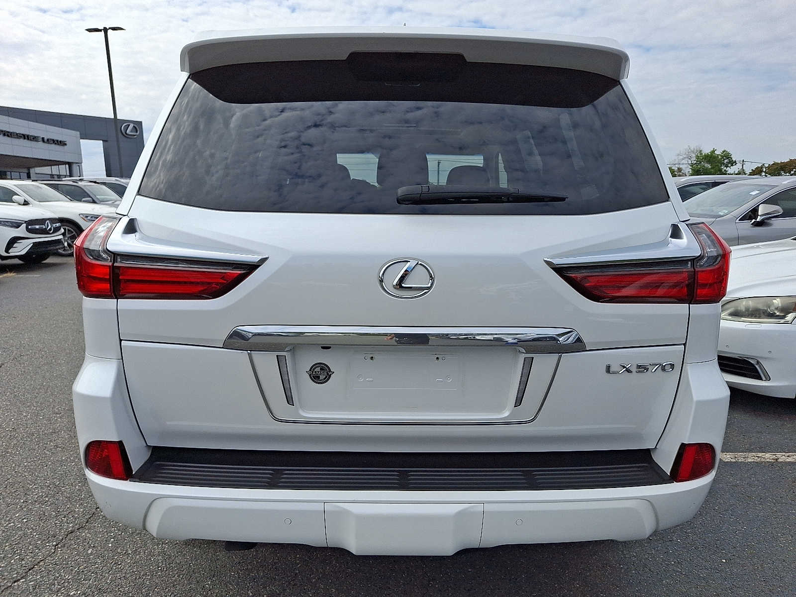 Thumbnail: 2018 Lexus LX - 4