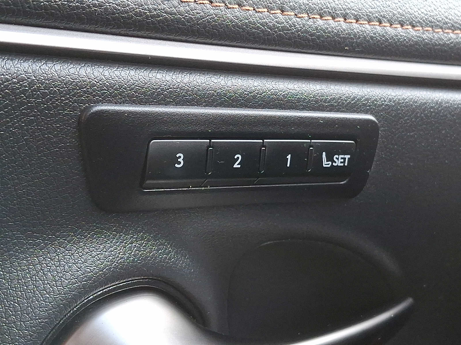 Thumbnail: 2024 Lexus ES - 22