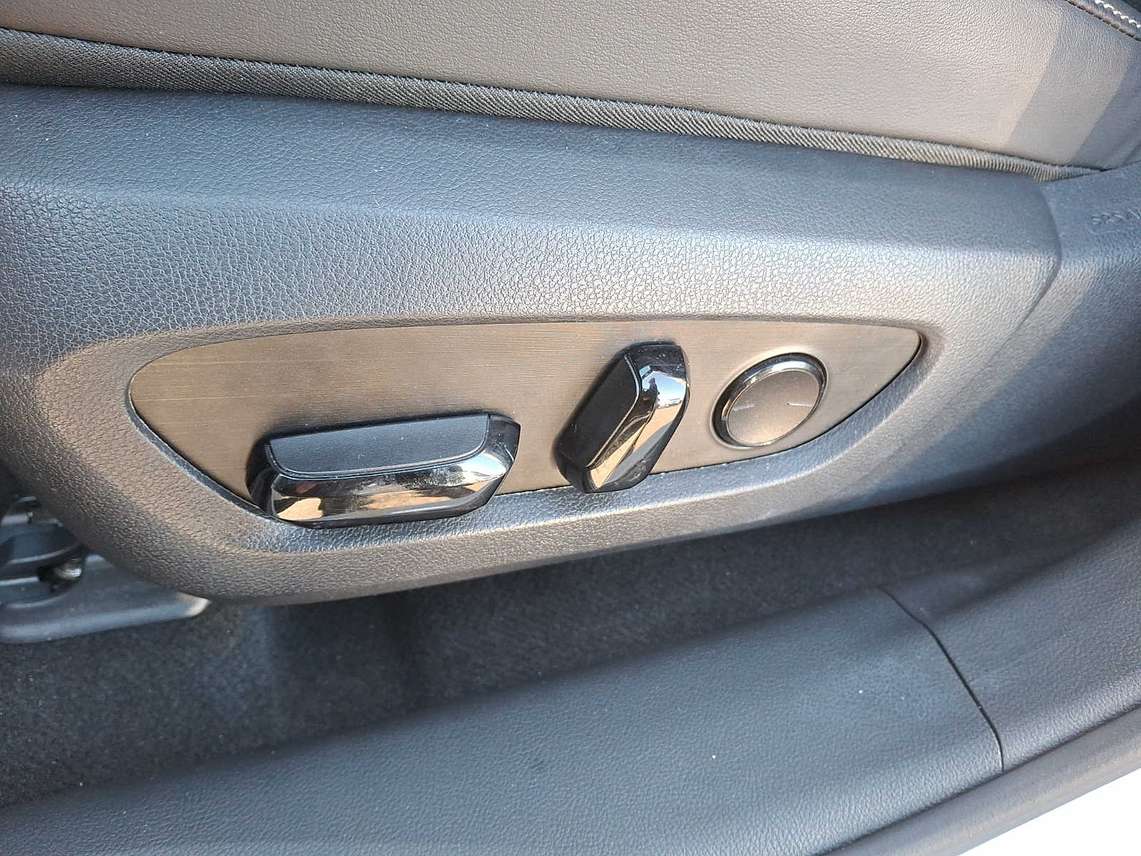 Thumbnail: 2025 Lexus RX - 10