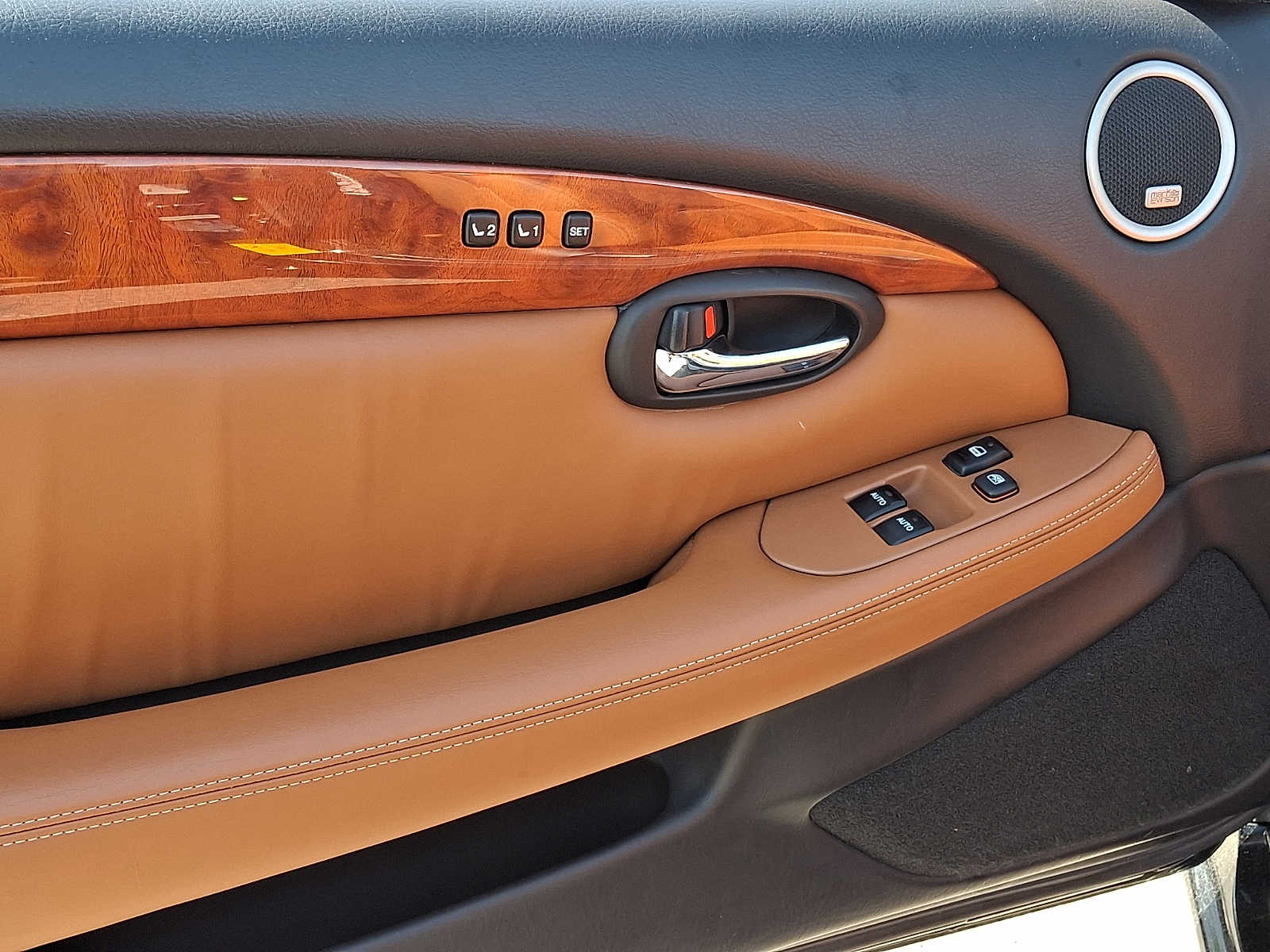Thumbnail: 2002 Lexus SC - 8