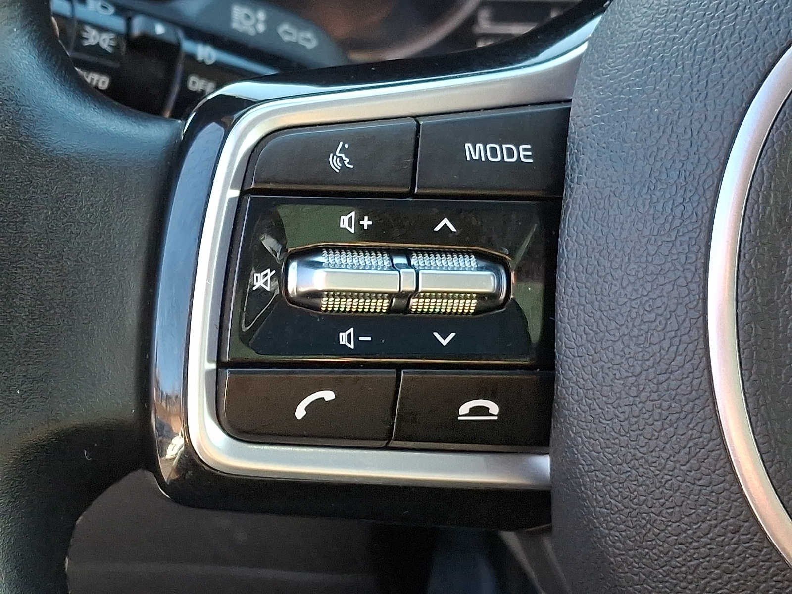 Thumbnail: 2021 Kia Sorento - 16