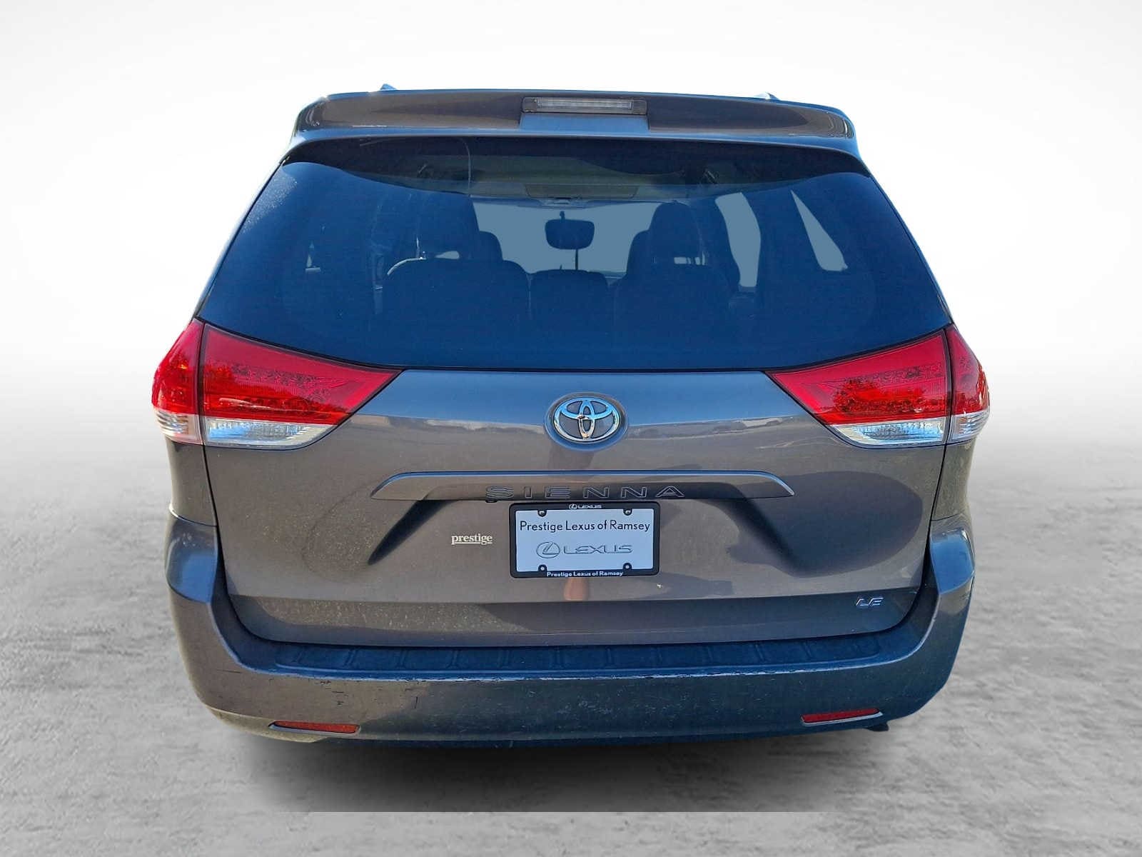 Thumbnail: 2014 Toyota Sienna - 5