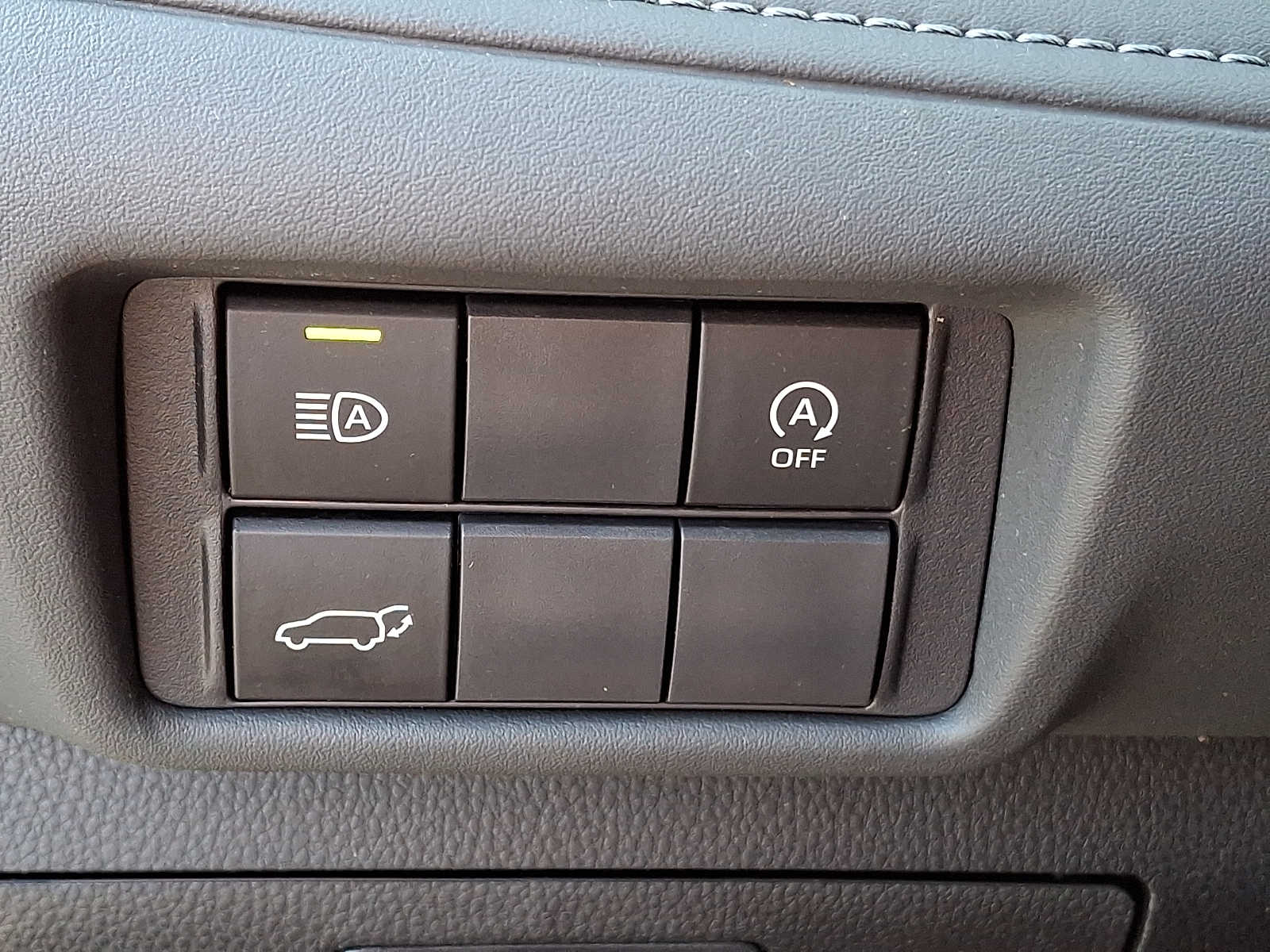 Thumbnail: 2023 Toyota Highlander - 26