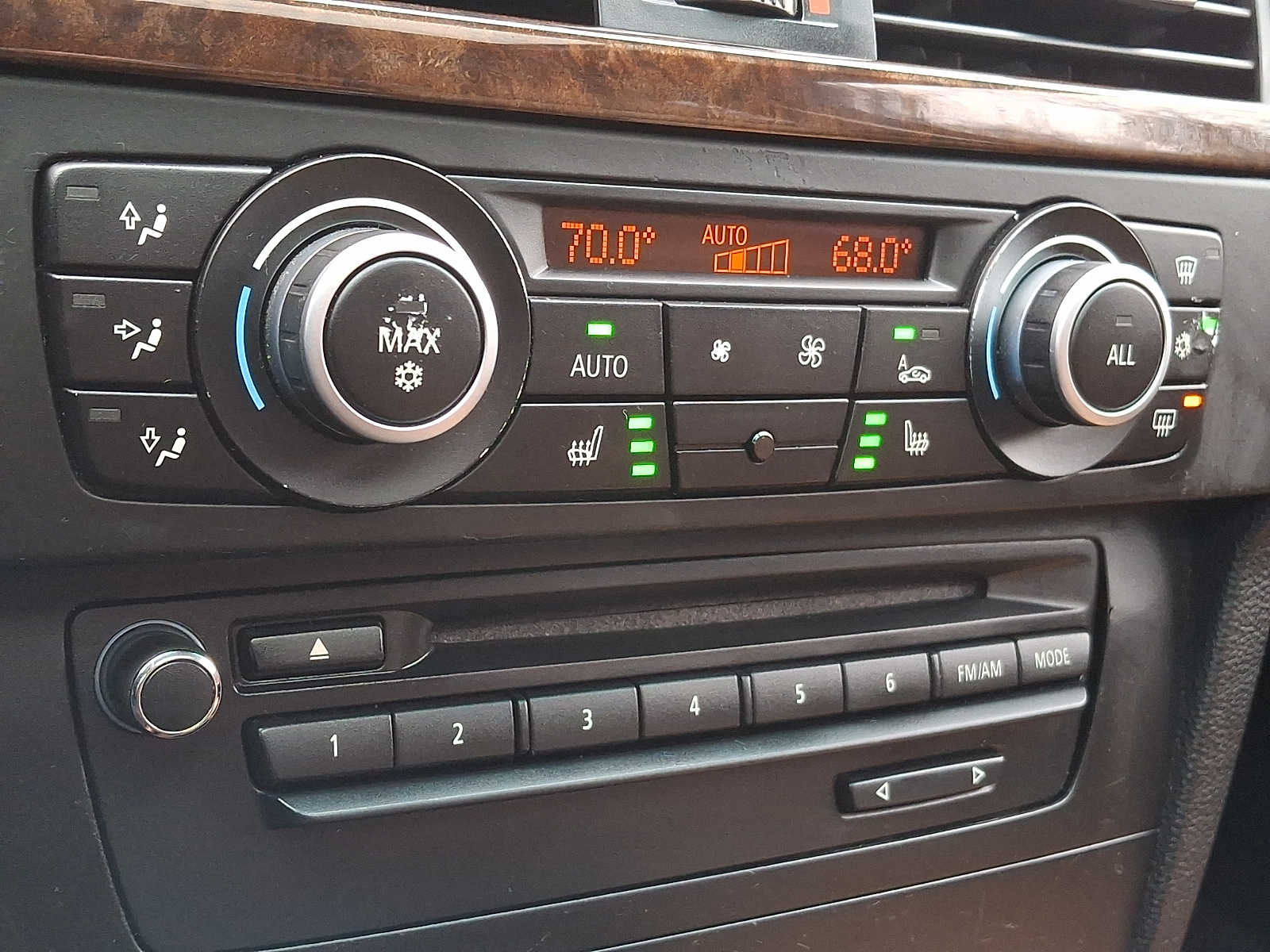 Thumbnail: 2010 BMW 3 Series - 14