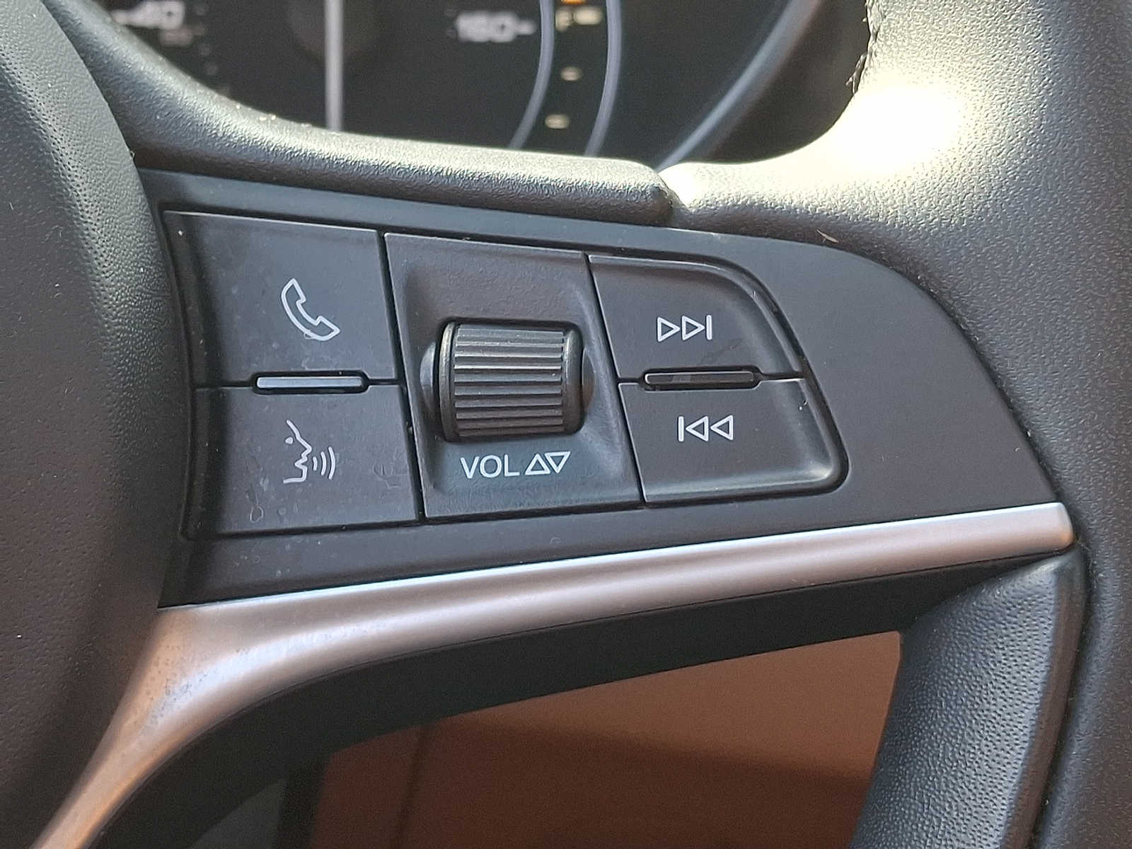 Thumbnail: 2018 Alfa Romeo Giulia - 18