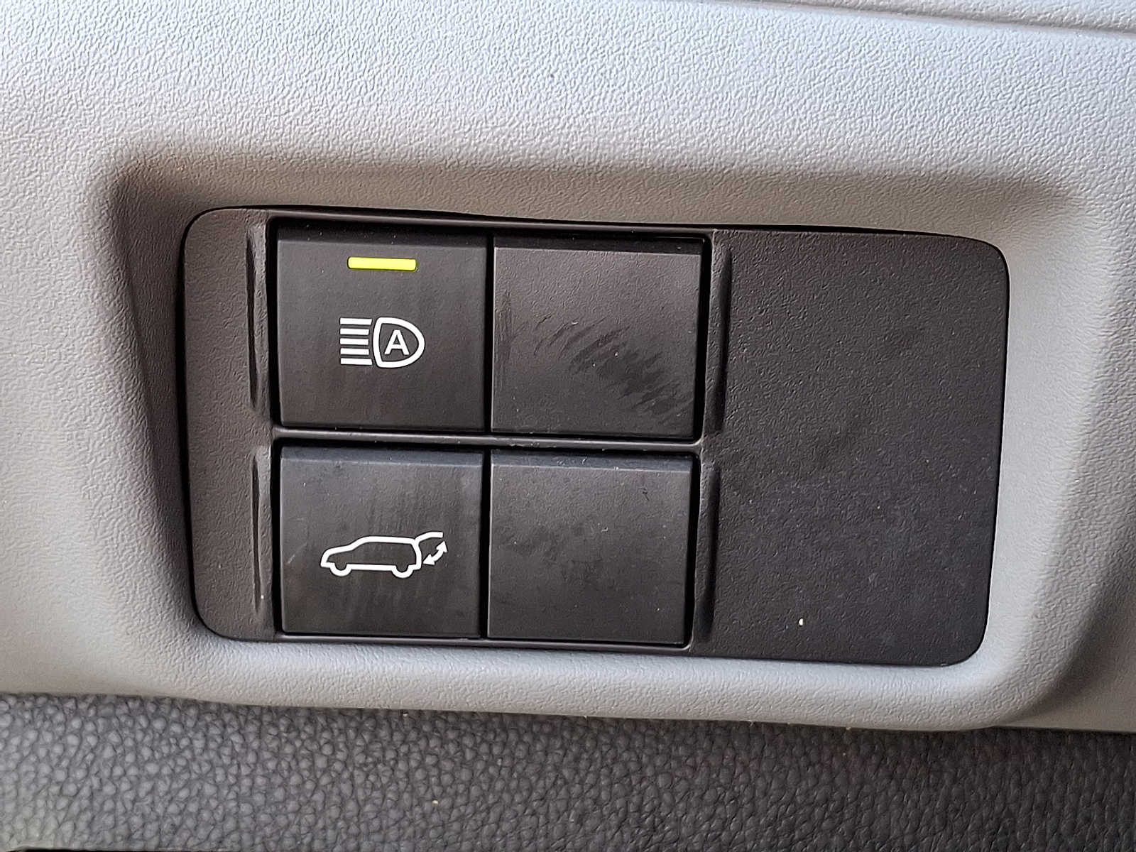 Thumbnail: 2021 Toyota Highlander - 25