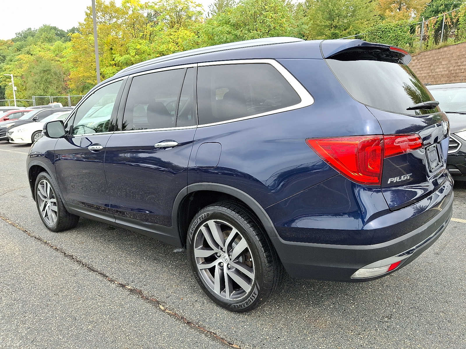 Thumbnail: 2017 Honda Pilot - 5