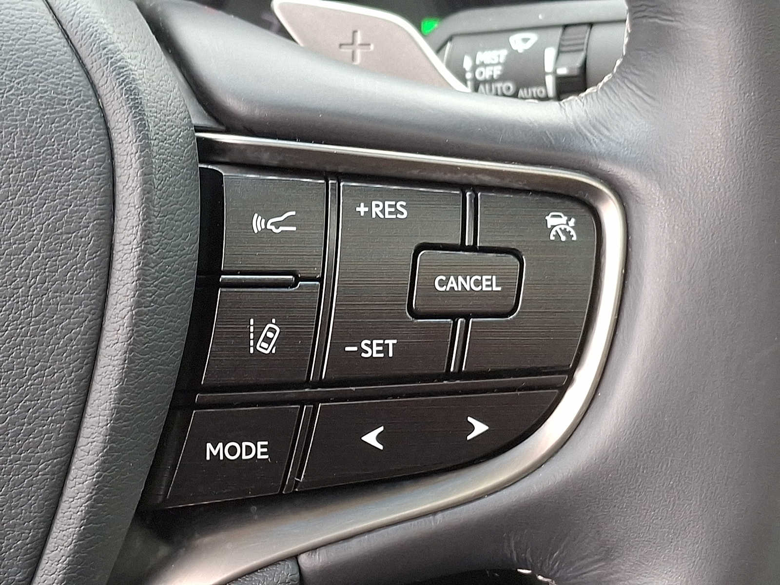 Thumbnail: 2019 Lexus ES - 19