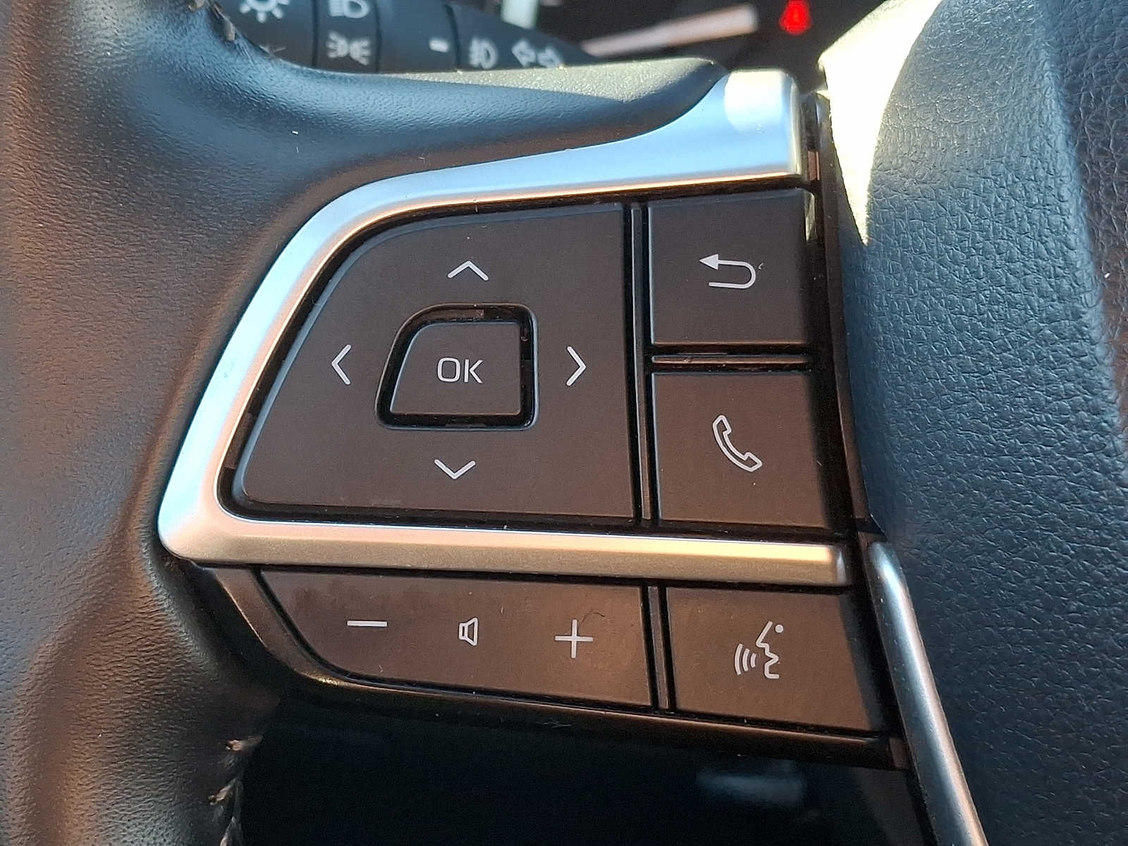 Thumbnail: 2022 Toyota Highlander - 19