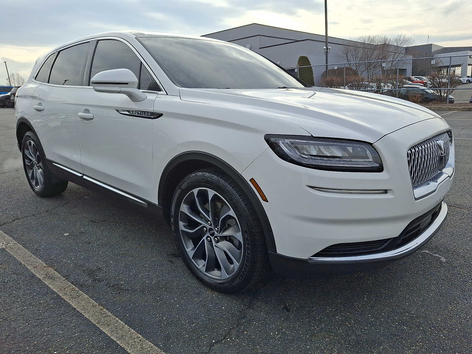 Thumbnail: 2021 Lincoln Nautilus - 3