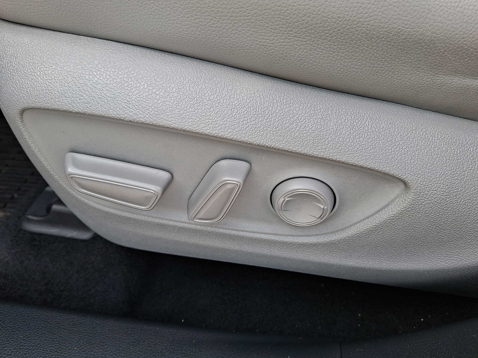 Thumbnail: 2021 Toyota Highlander - 12