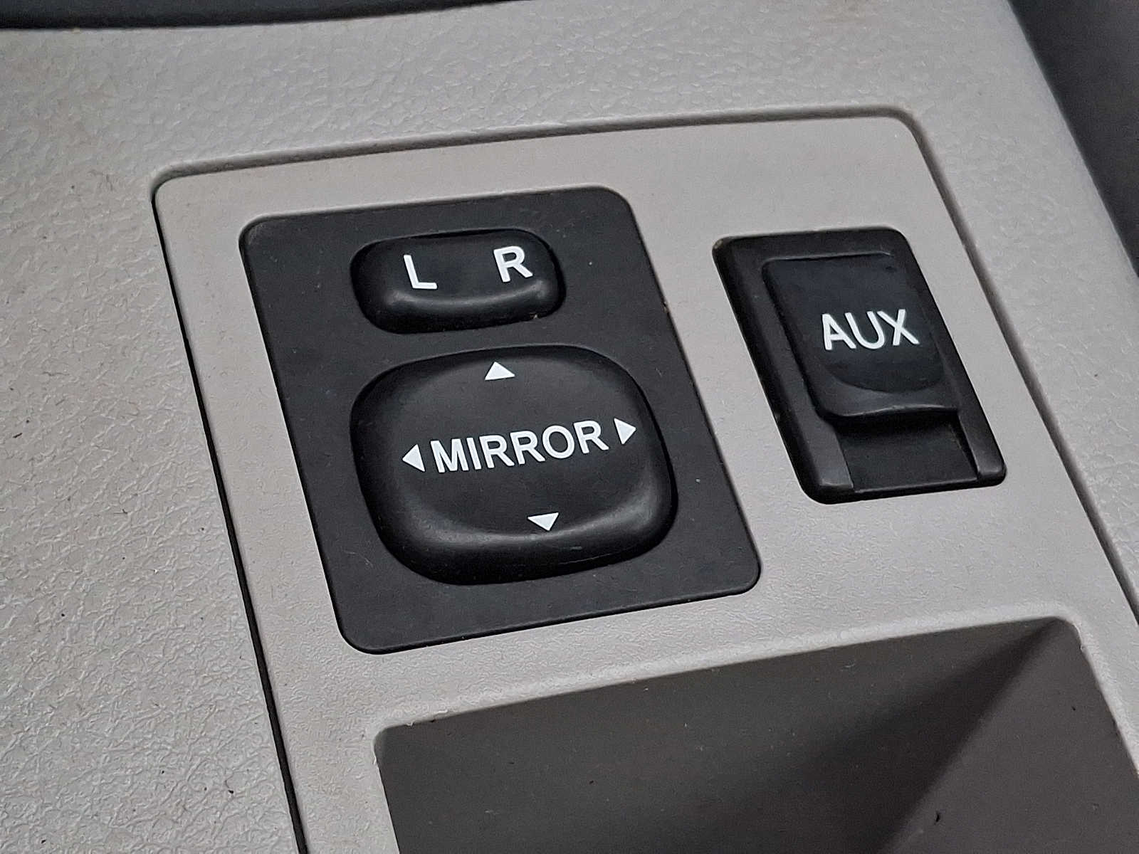 Thumbnail: 2010 Toyota RAV4 - 23