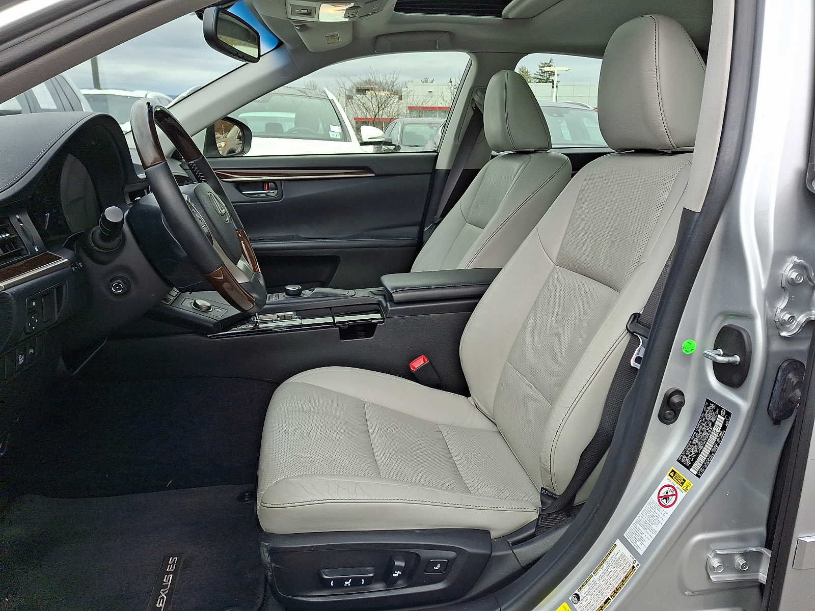 Thumbnail: 2013 Lexus ES - 10