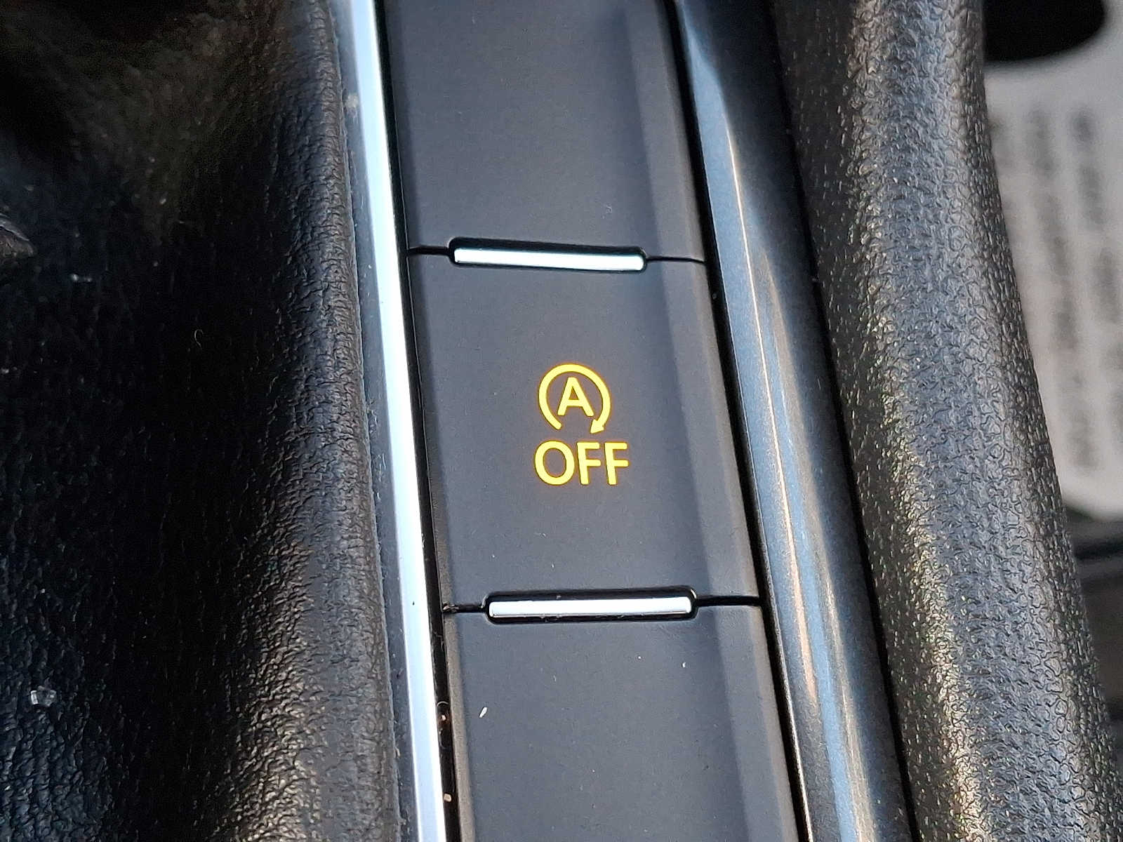 Thumbnail: 2022 Volkswagen Tiguan - 19