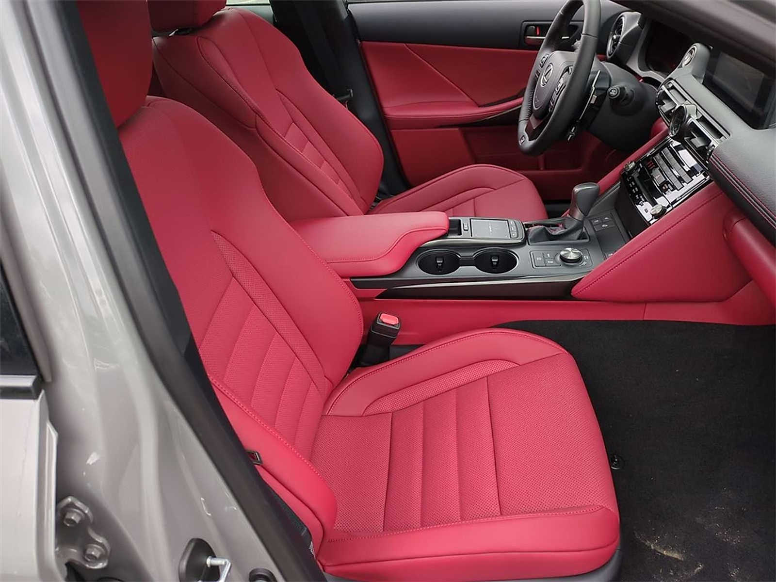 2025 Lexus IS 350 24