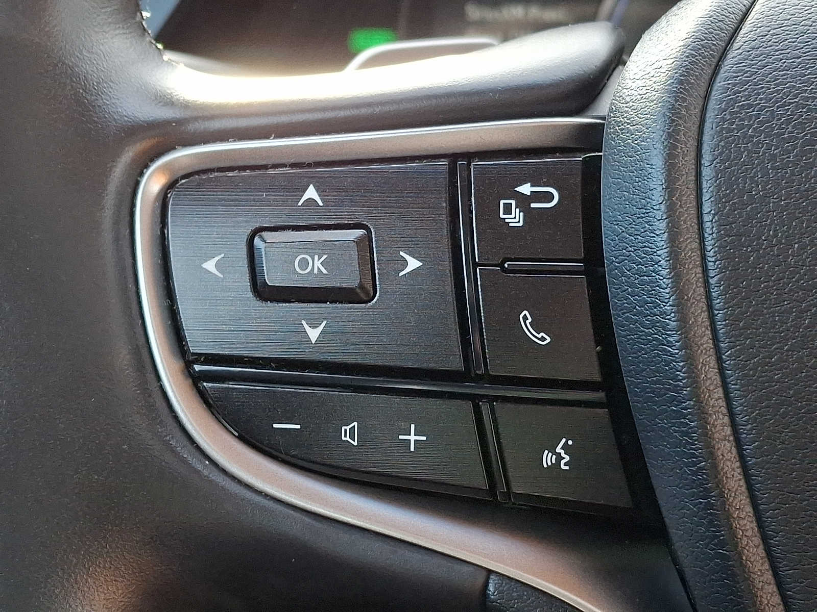 Thumbnail: 2024 Lexus ES - 18