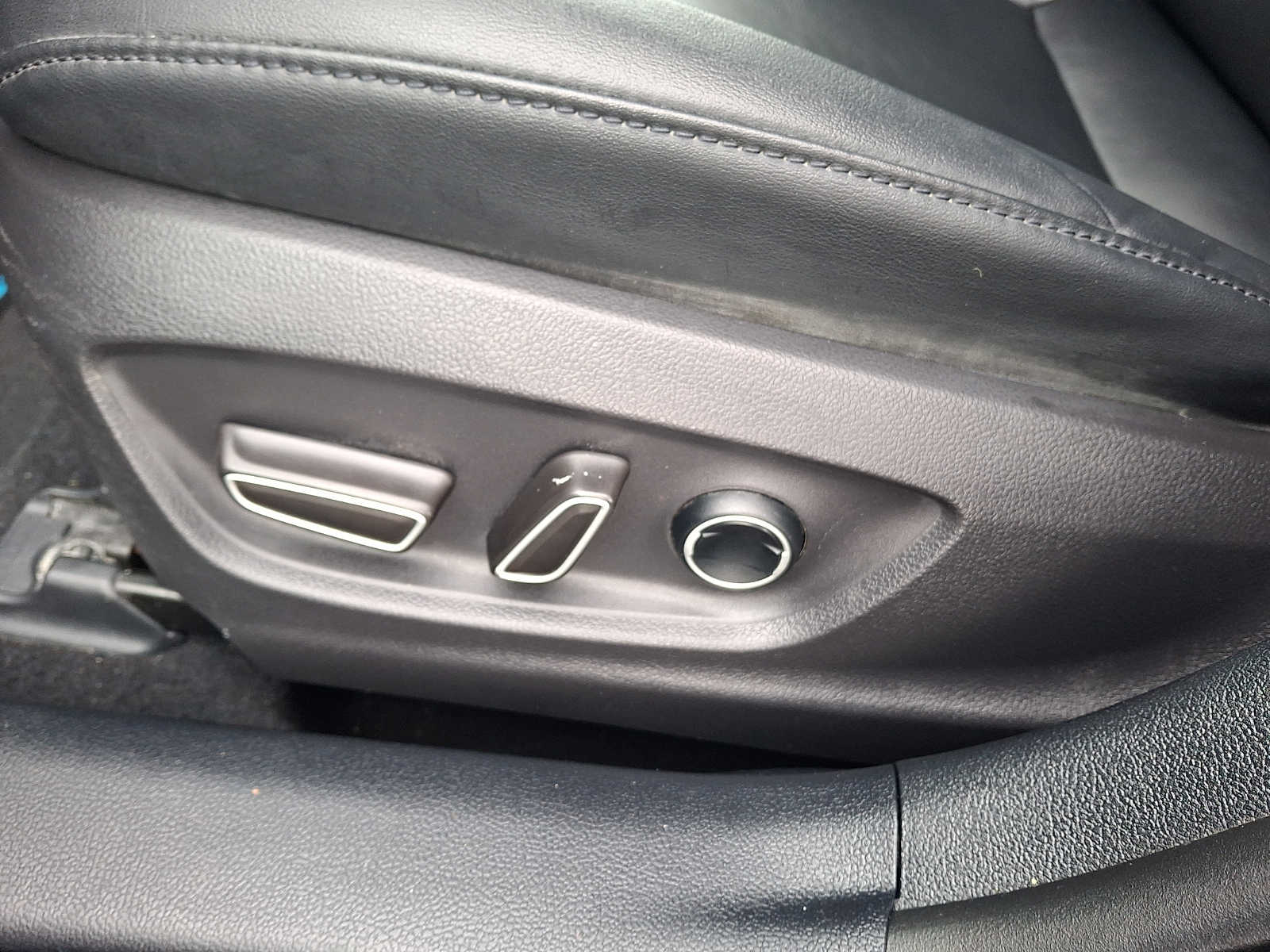 Thumbnail: 2017 Toyota Prius Prime - 11