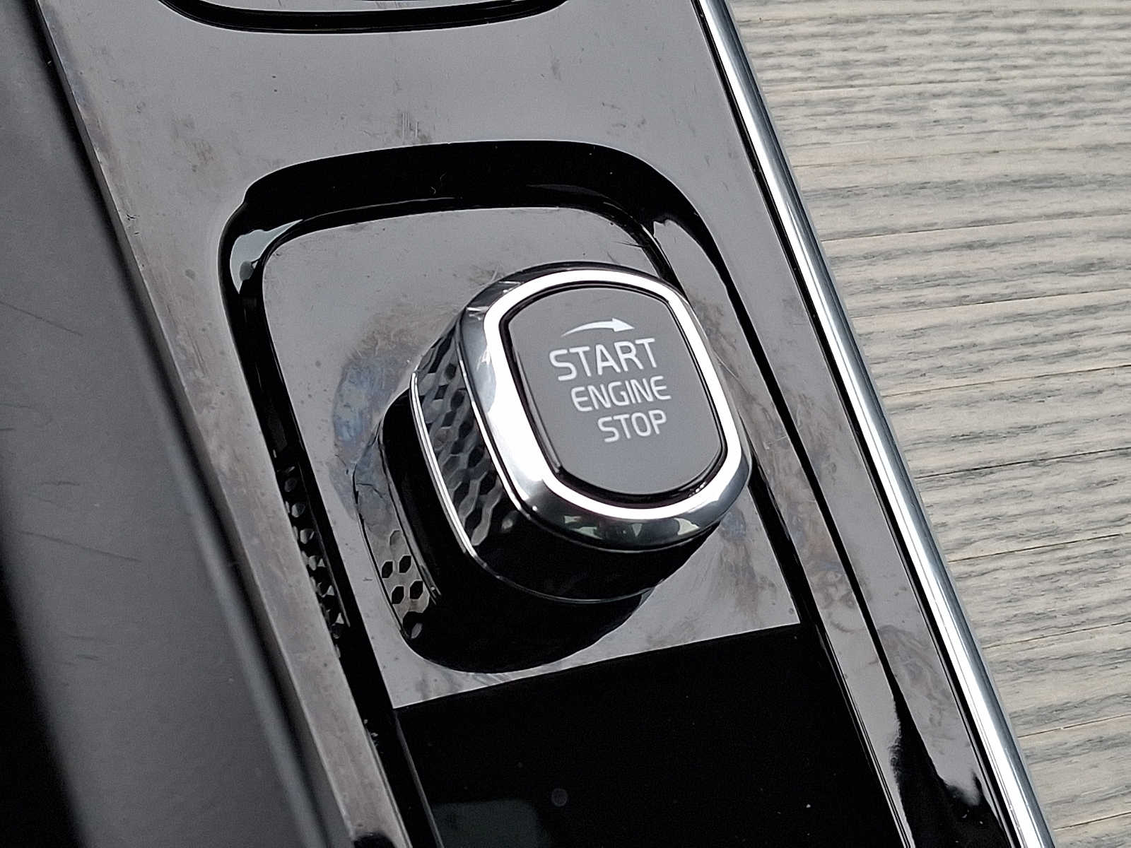 Thumbnail: 2022 Volvo XC60 - 19