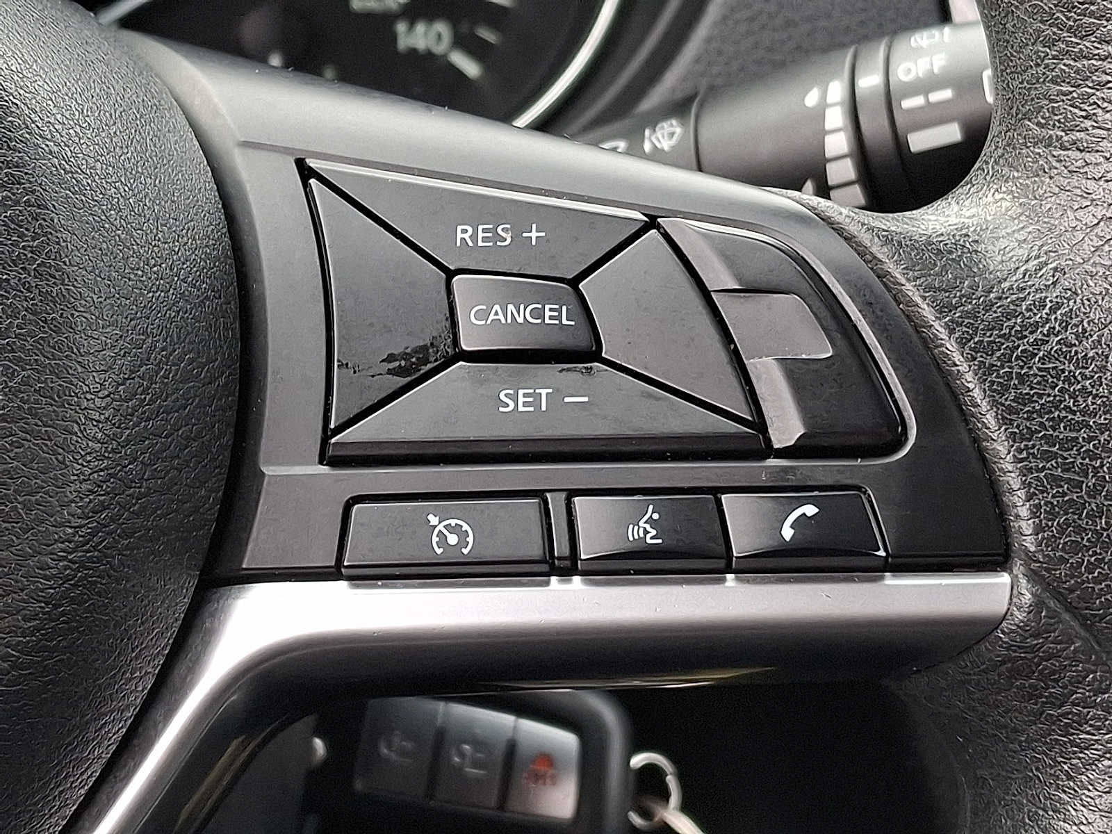 Thumbnail: 2019 Nissan Rogue - 17