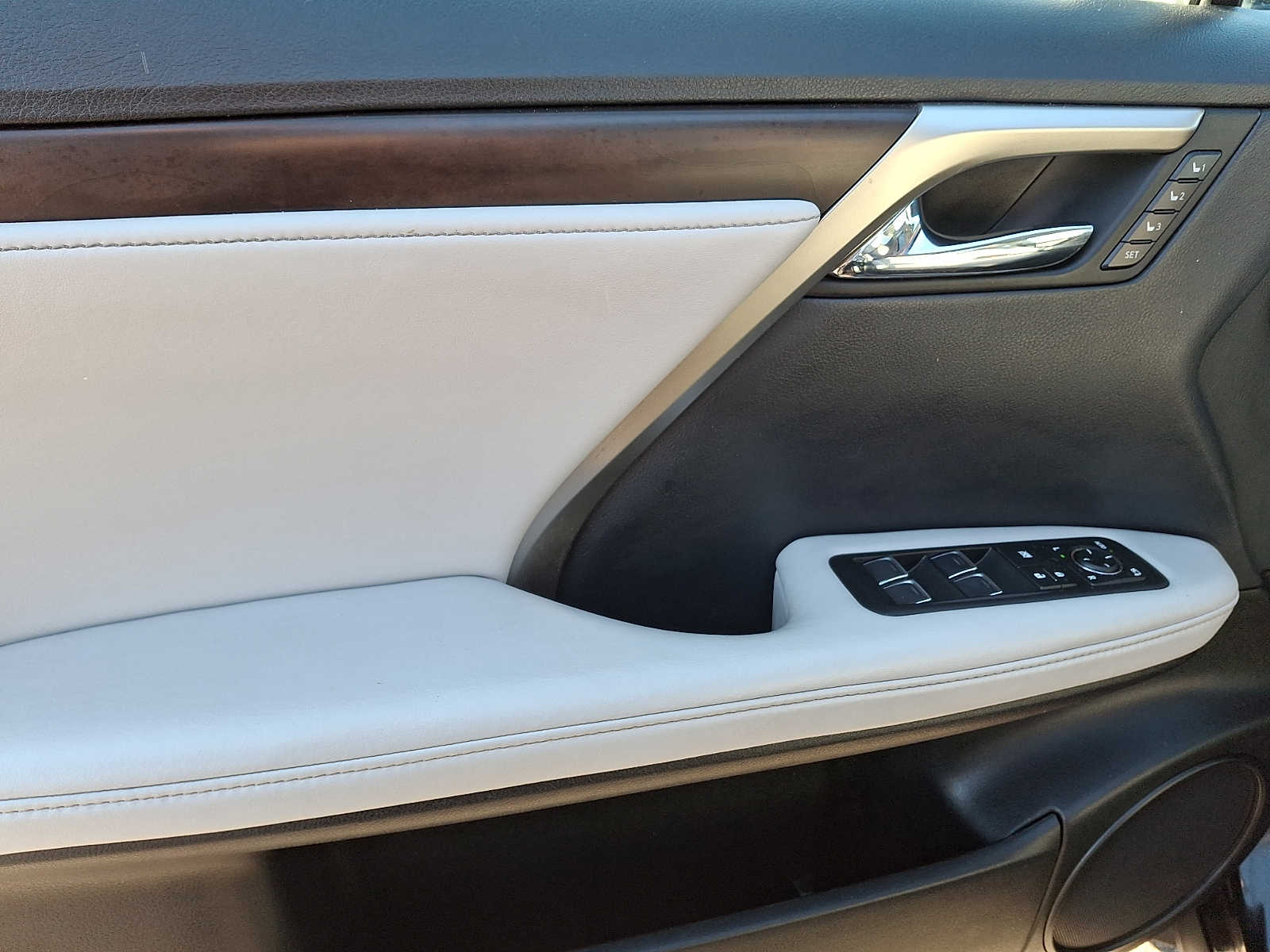 Thumbnail: 2020 Lexus RX - 8