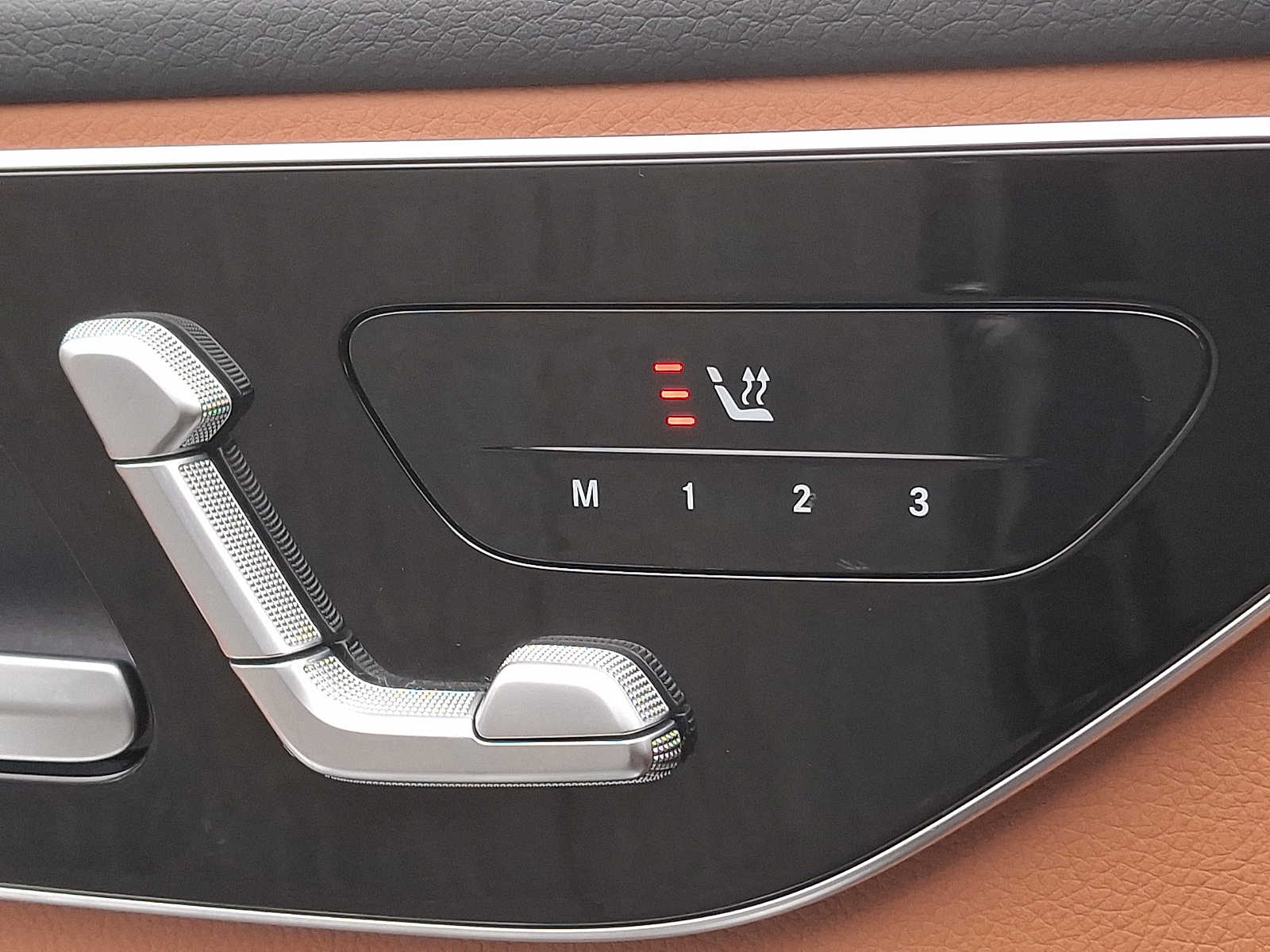 Thumbnail: 2023 Mercedes-Benz C-Class - 24