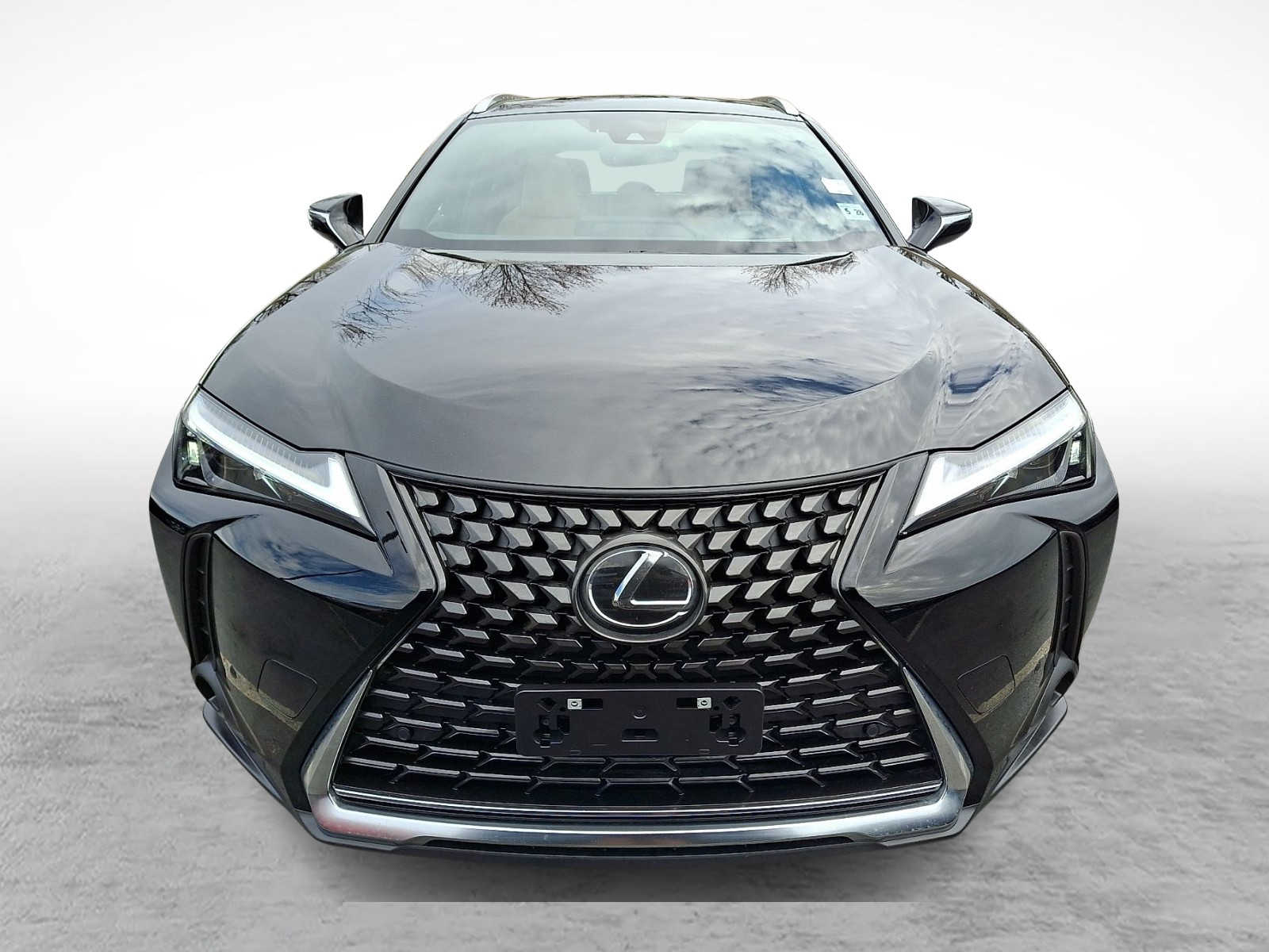 Thumbnail: 2023 Lexus UX - 2