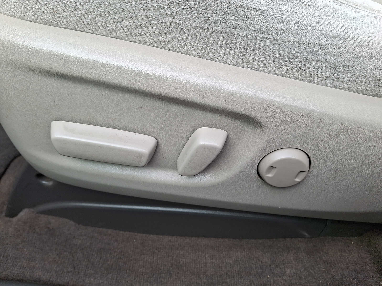 Thumbnail: 2014 Toyota Sienna - 12