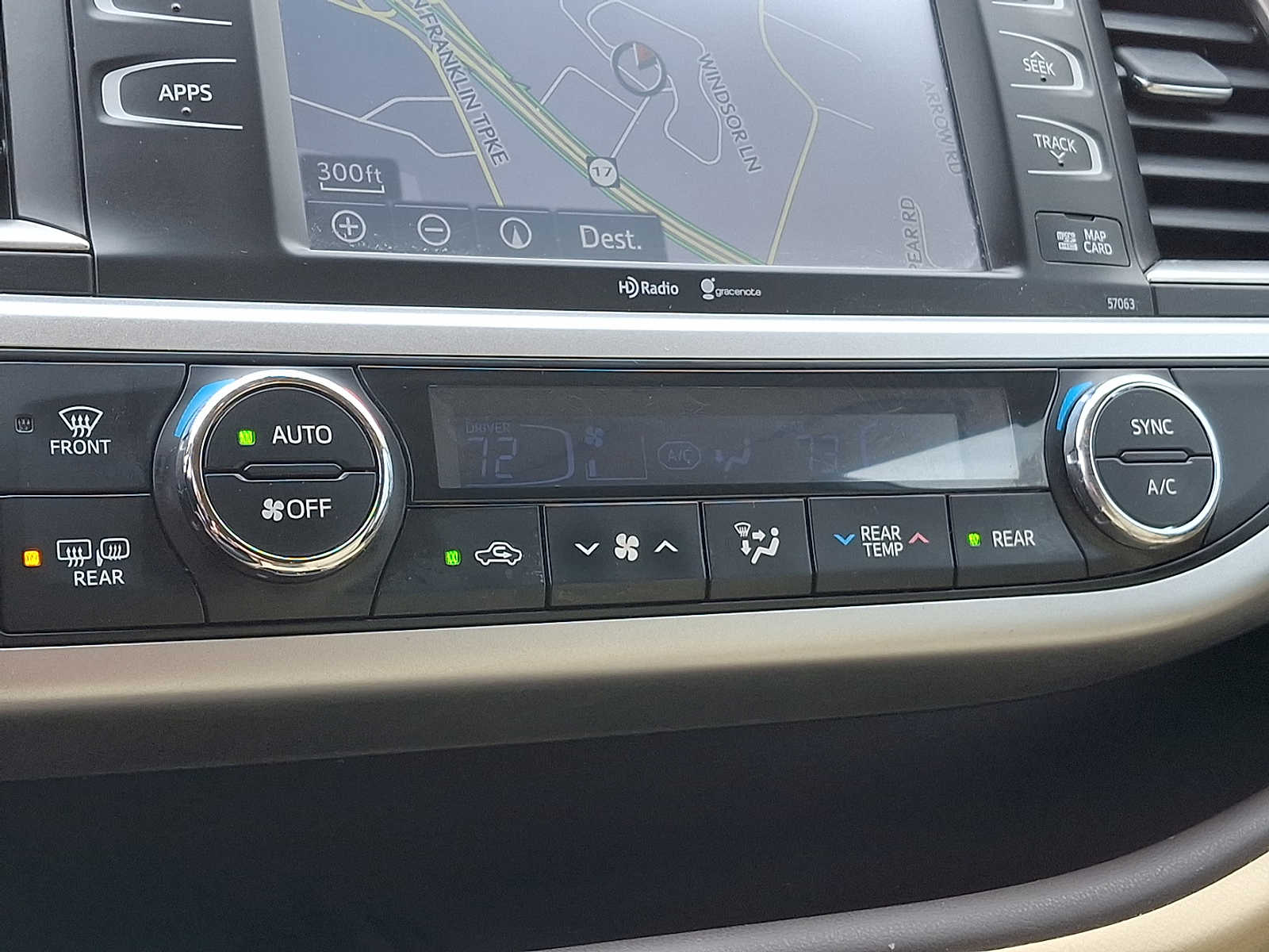 Thumbnail: 2014 Toyota Highlander - 14