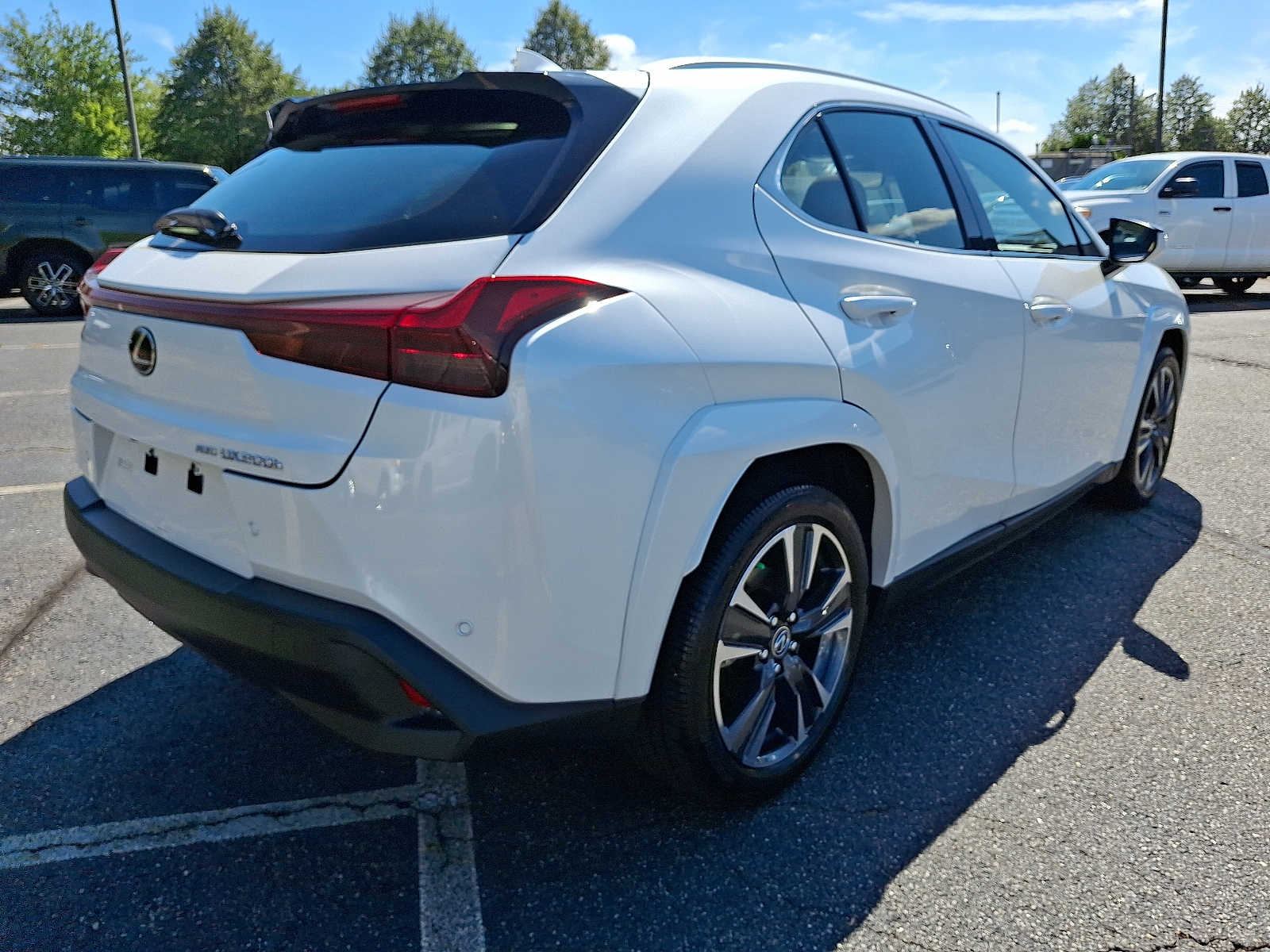 Thumbnail: 2025 Lexus UX - 4