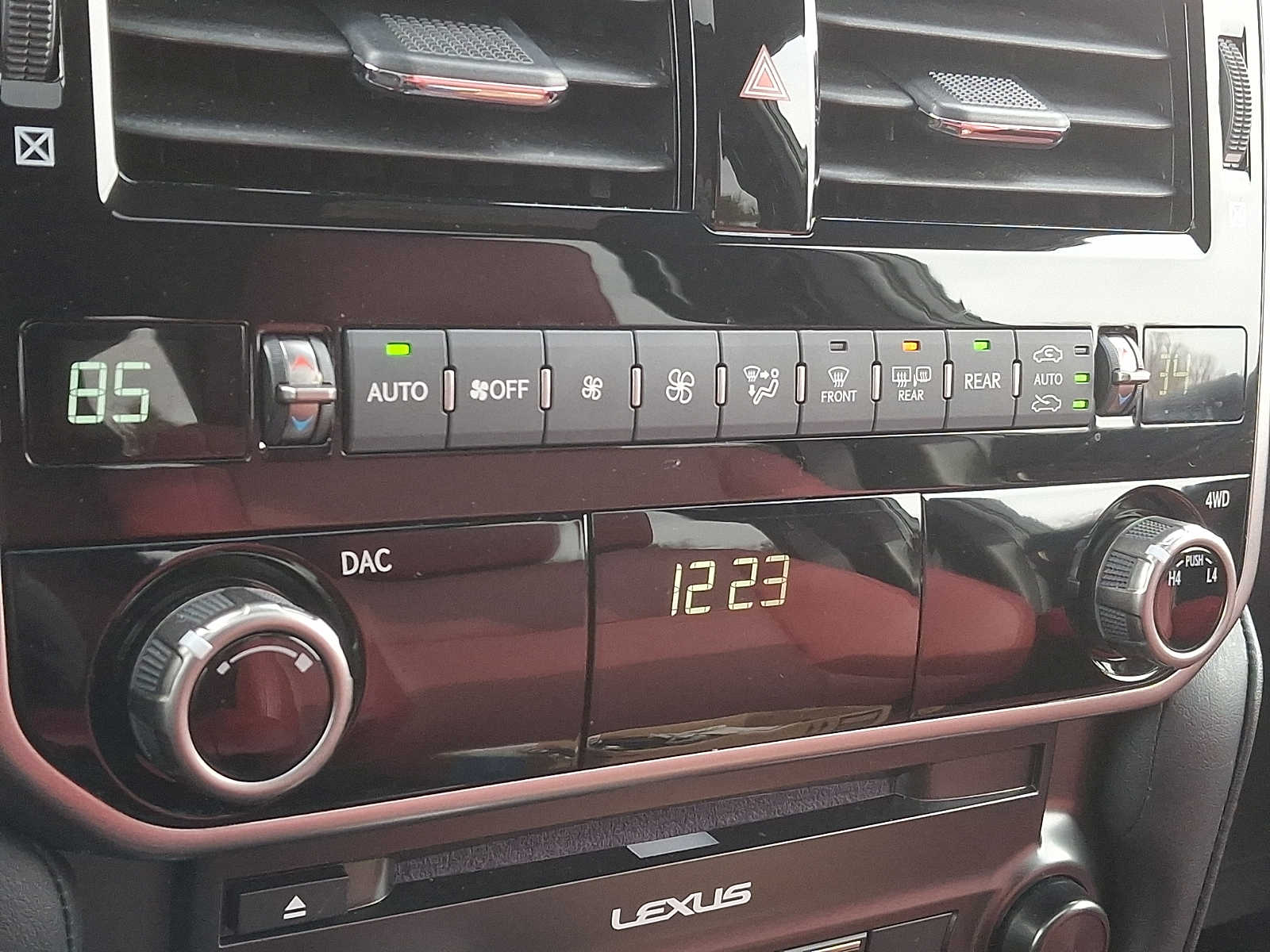 Thumbnail: 2023 Lexus GX - 14