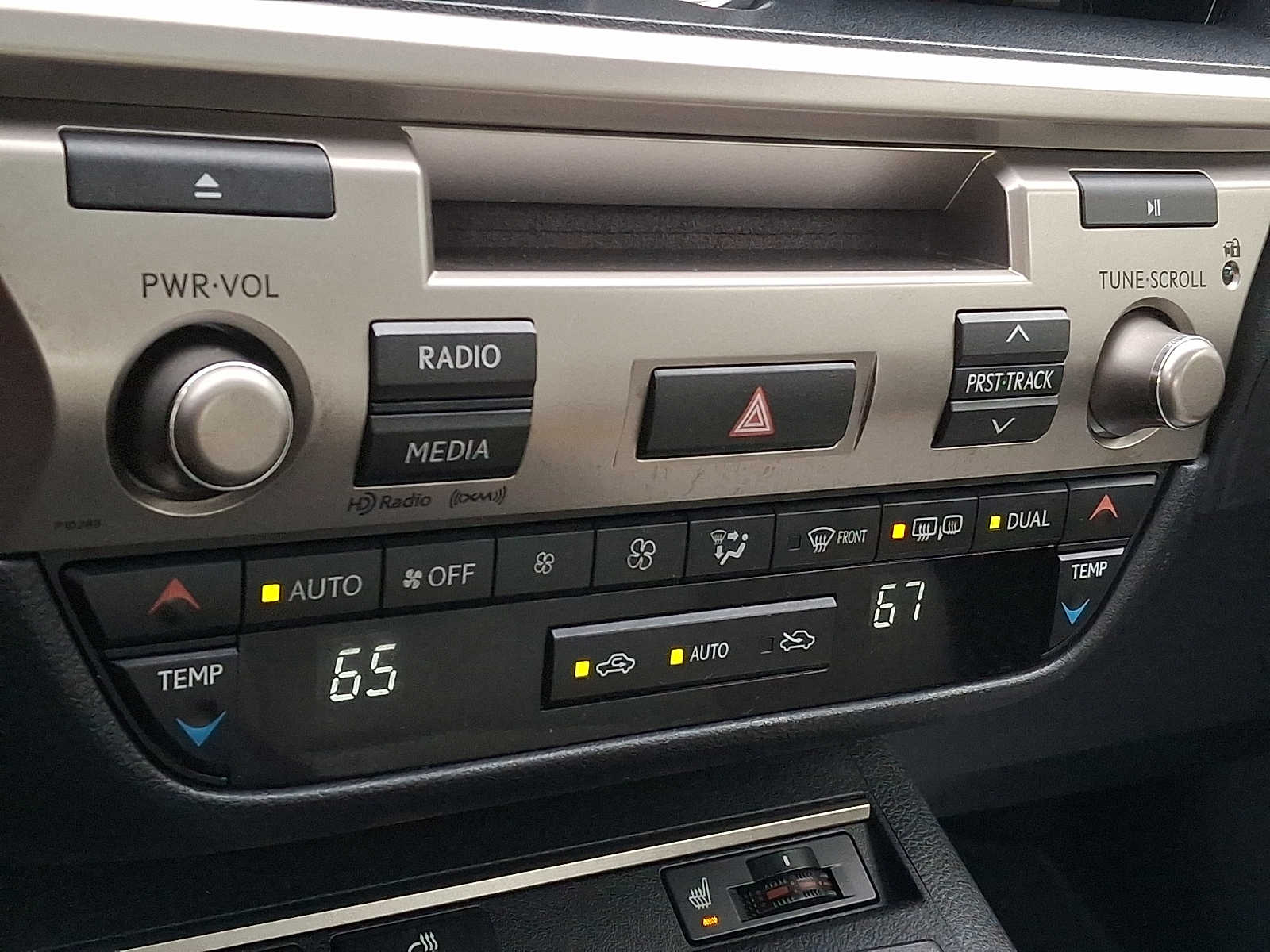 Thumbnail: 2013 Lexus ES - 15