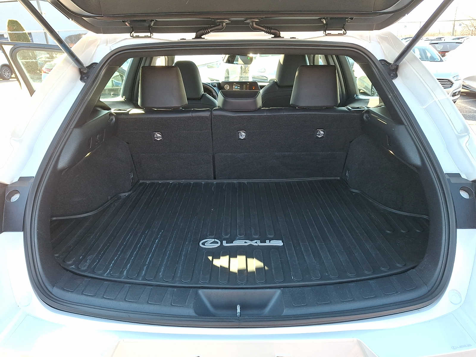 Thumbnail: 2019 Lexus UX - 27