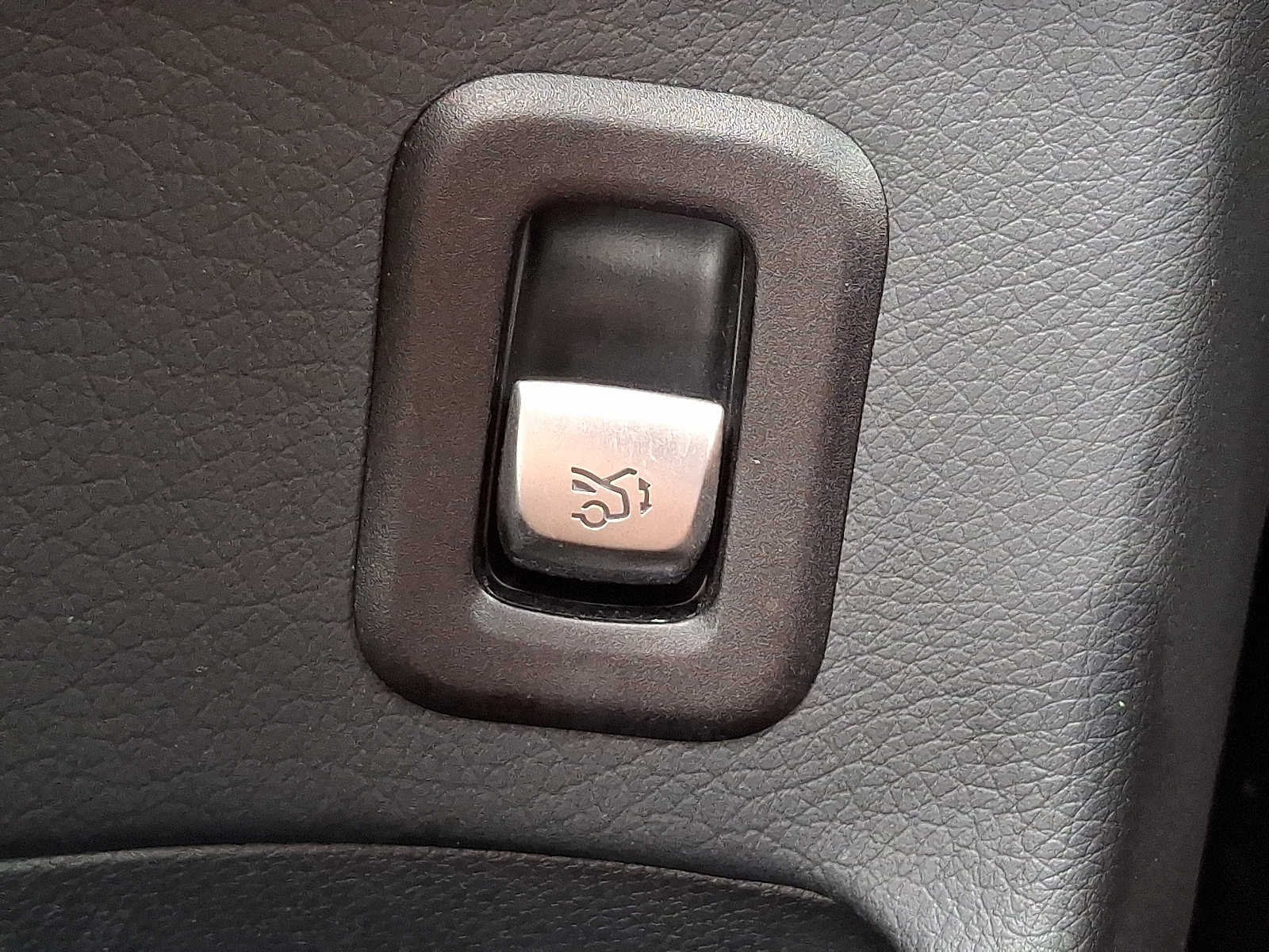 Thumbnail: 2022 Mercedes-Benz GLC - 24